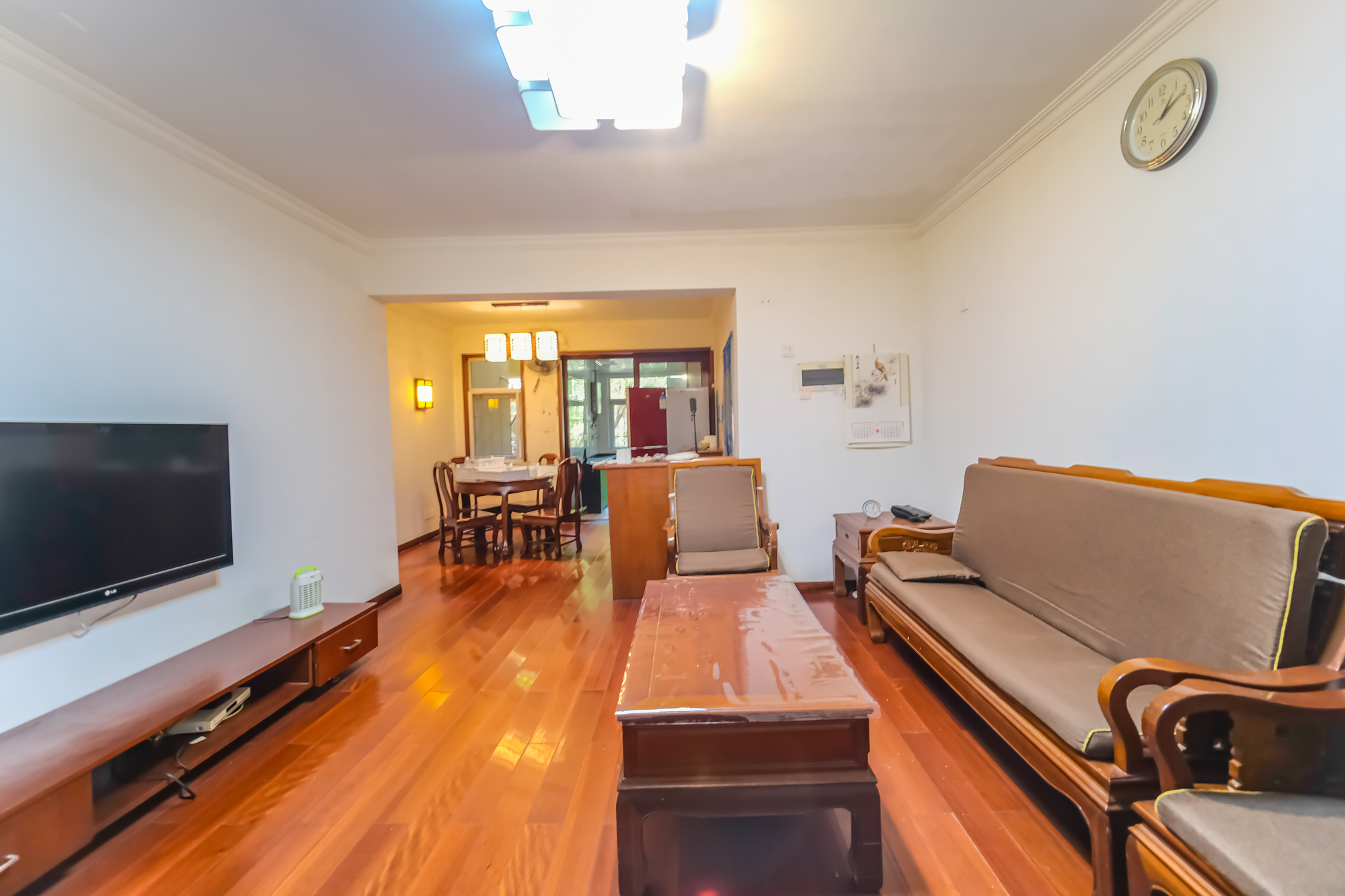 郡原居里  2室2厅1卫    68.8万 郡原居里  2室2厅1卫    68.8万客厅