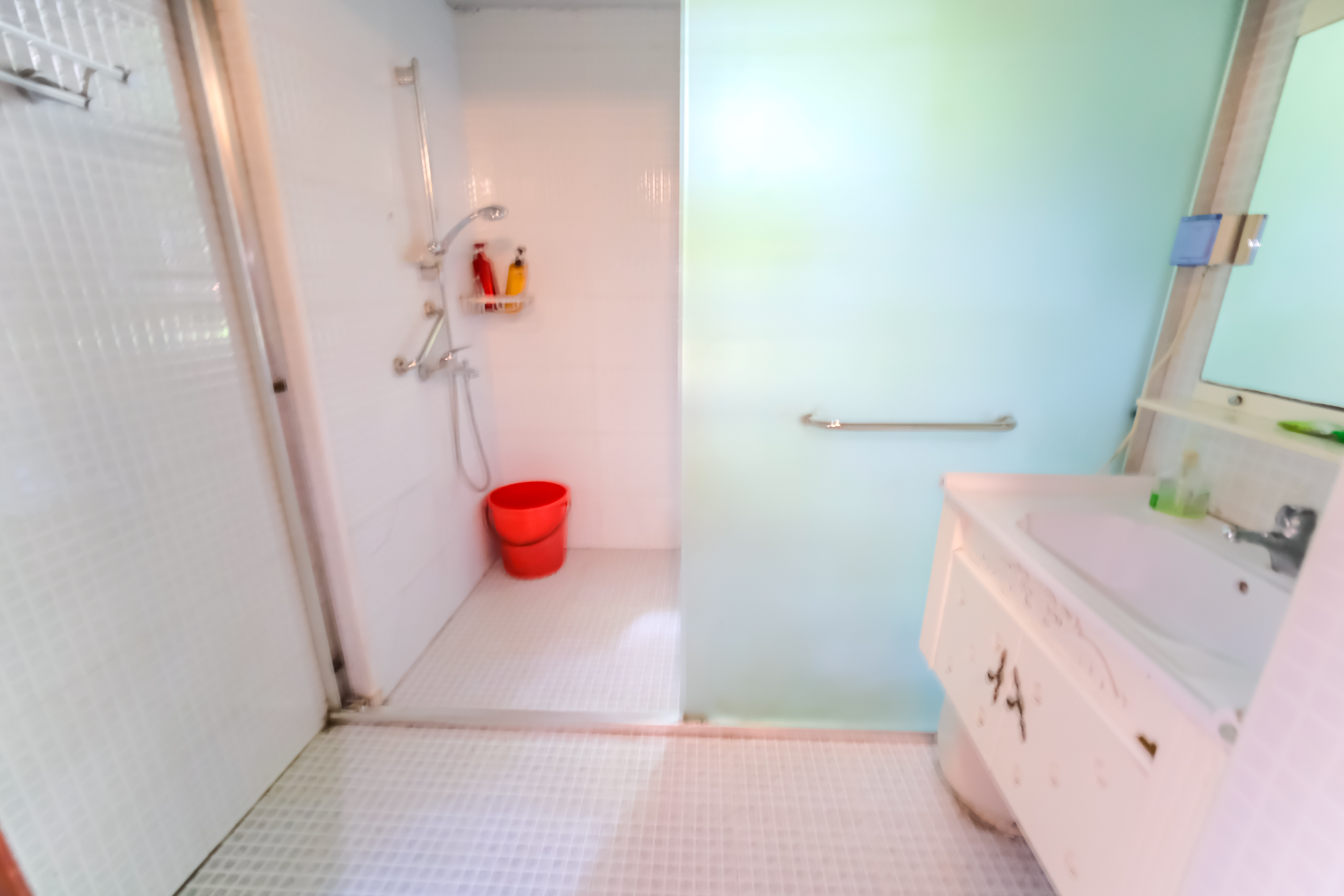 郡原居里  2室2厅1卫    68.8万 郡原居里  2室2厅1卫    68.8万卫生间