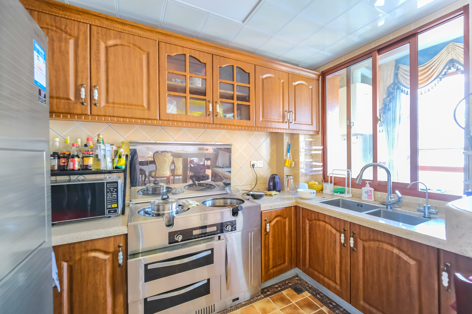 红树湾  4室2厅2卫    108.0万 红树湾  4室2厅2卫    108.0万厨房