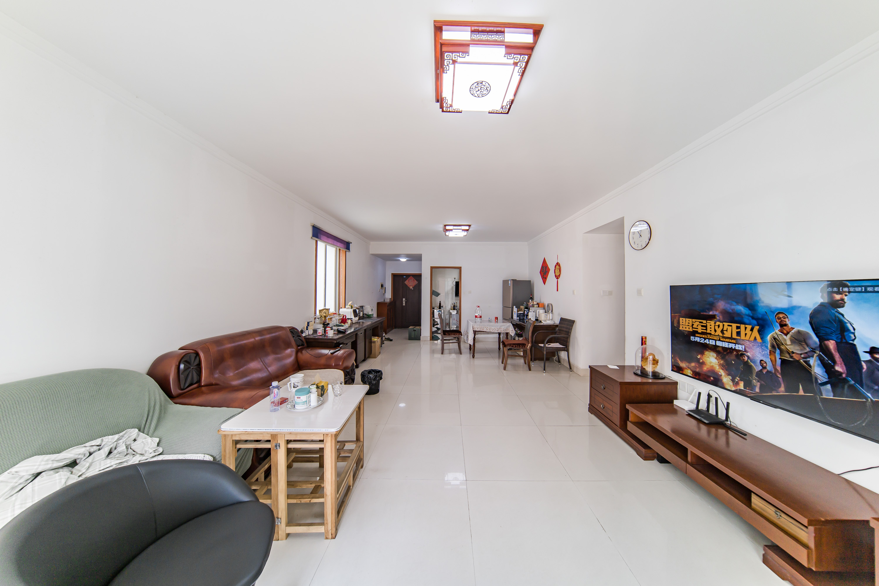 岳麓现代城 3室2厅2卫 175.0万 岳麓现代城 3室2厅2卫 175.0万客厅