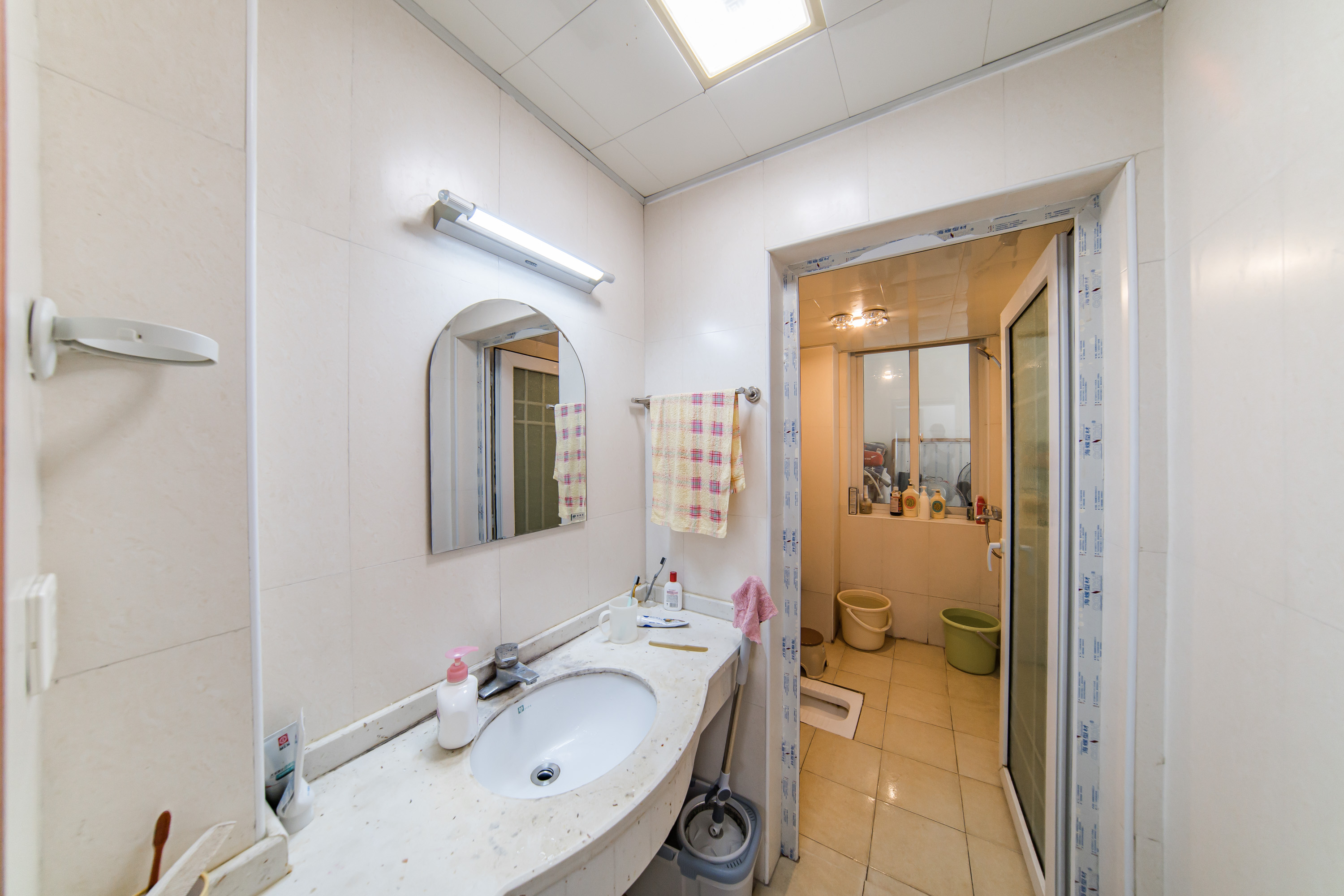 岳麓现代城 3室2厅2卫 175.0万 岳麓现代城 3室2厅2卫 175.0万卫生间