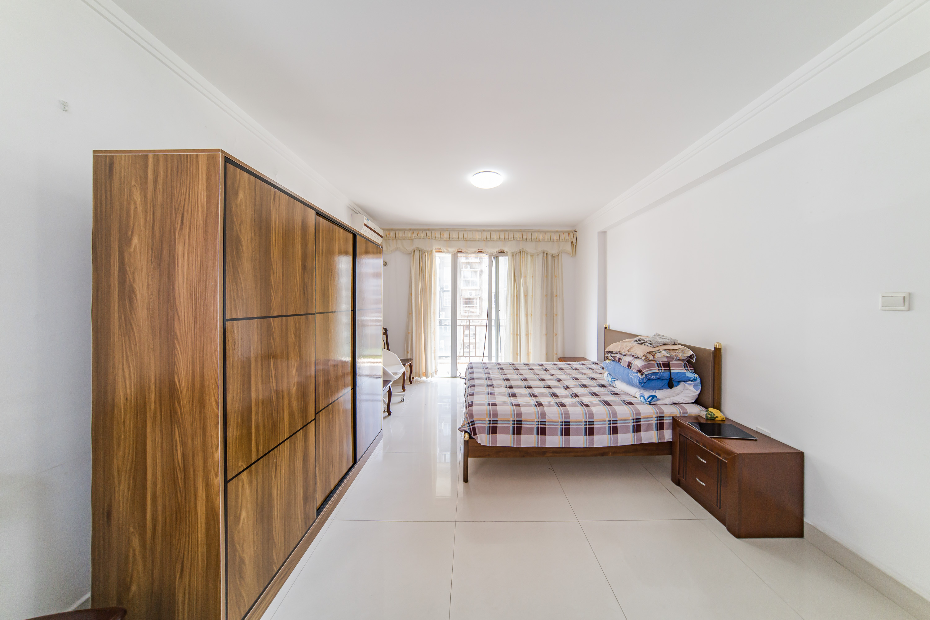 岳麓现代城 3室2厅2卫 175.0万 岳麓现代城 3室2厅2卫 175.0万卧室