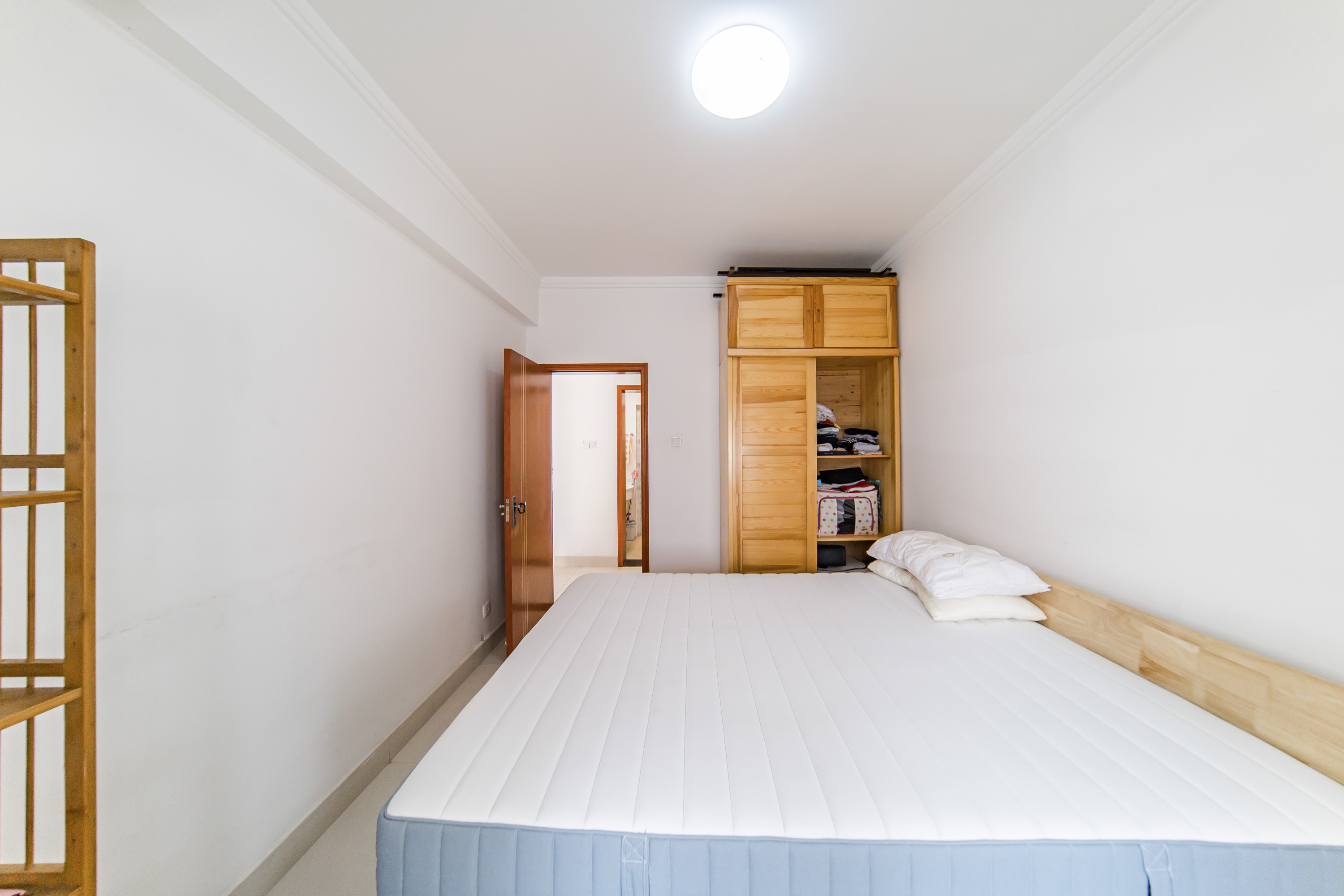 岳麓现代城 3室2厅2卫 175.0万 岳麓现代城 3室2厅2卫 175.0万卧室