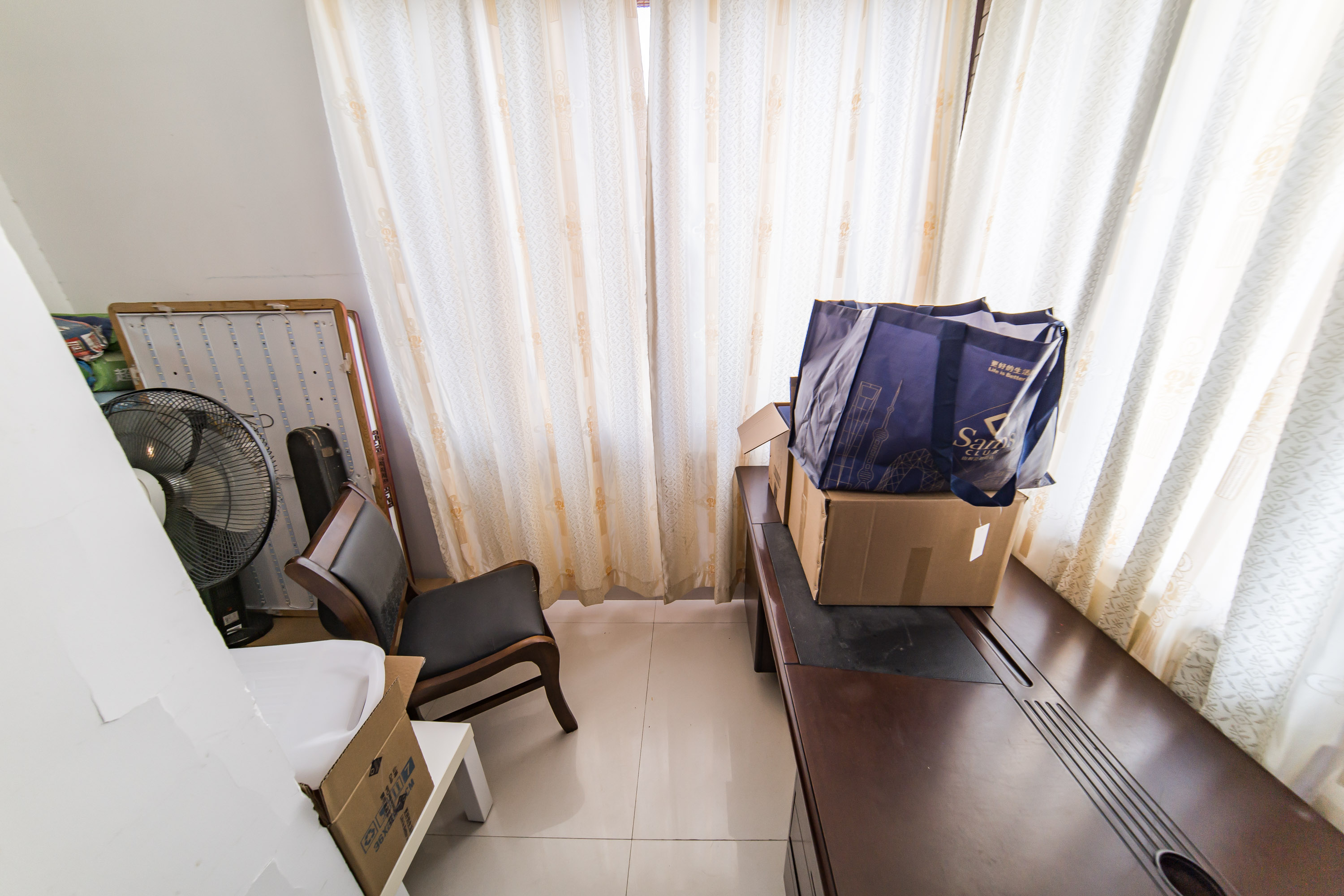 岳麓现代城 3室2厅2卫 175.0万 岳麓现代城 3室2厅2卫 175.0万阳台