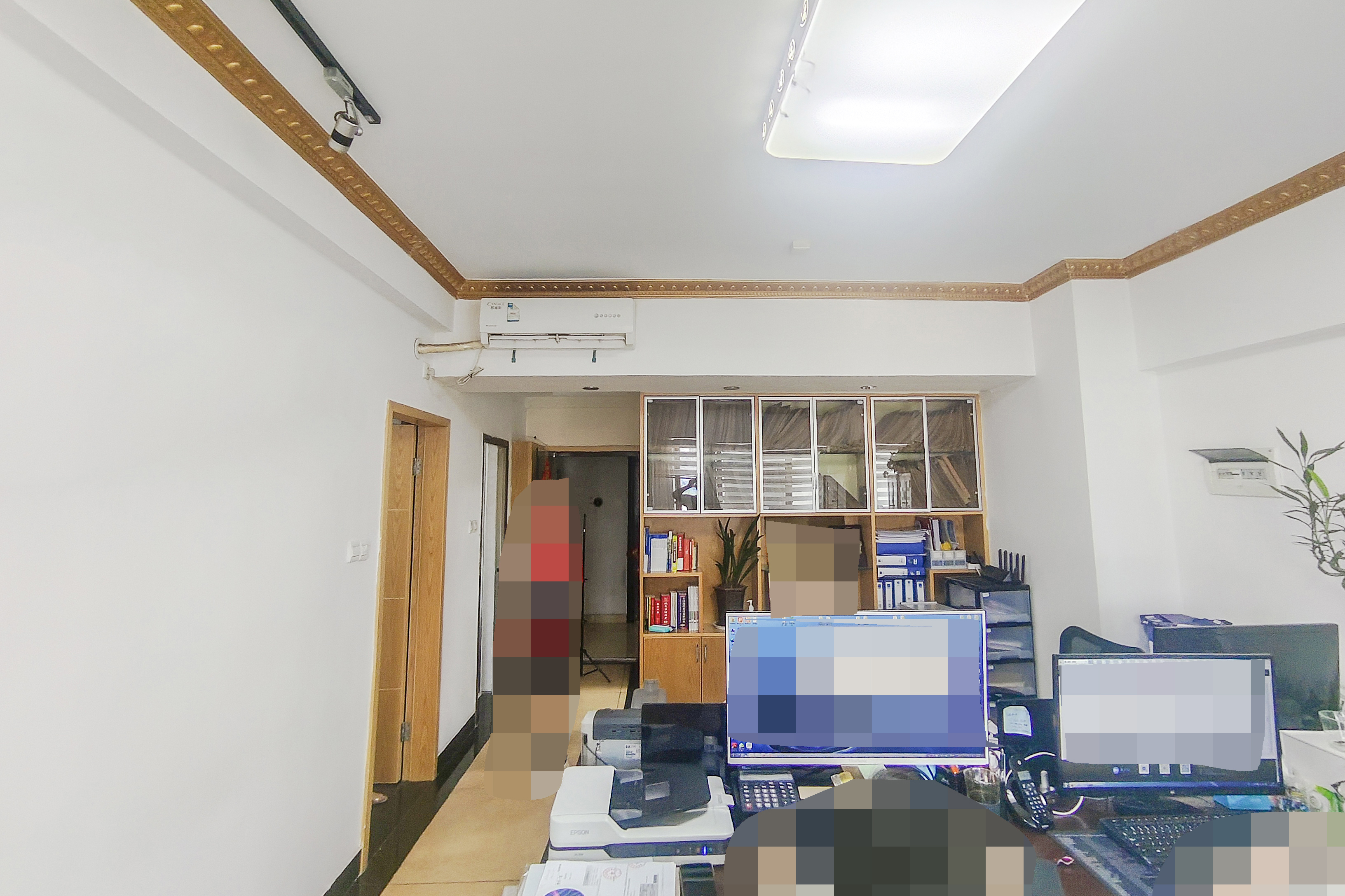 摩天一号  2室2厅1卫    95.0万 摩天一号  2室2厅1卫    95.0万客厅