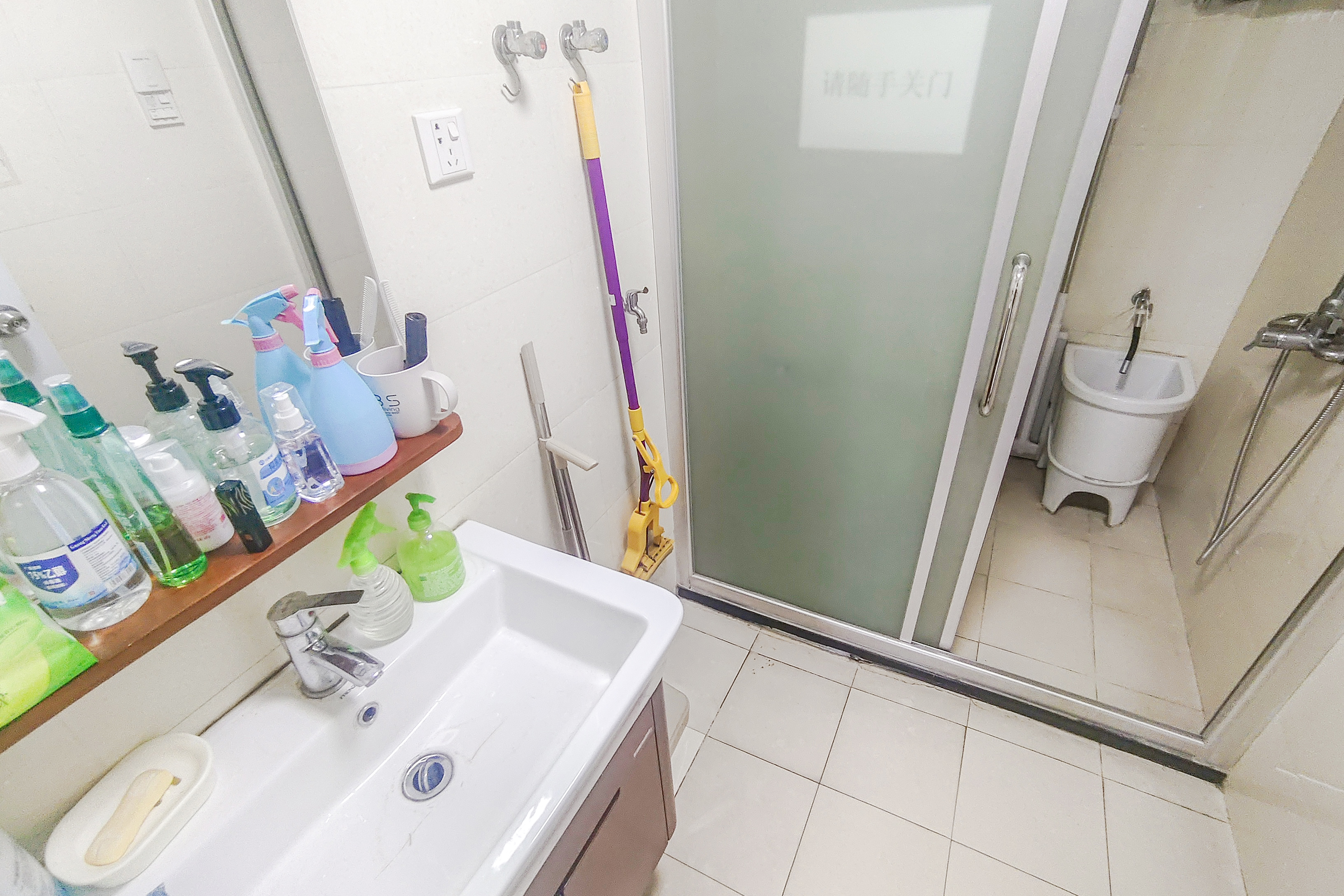 摩天一号  2室2厅1卫    95.0万 摩天一号  2室2厅1卫    95.0万卫生间