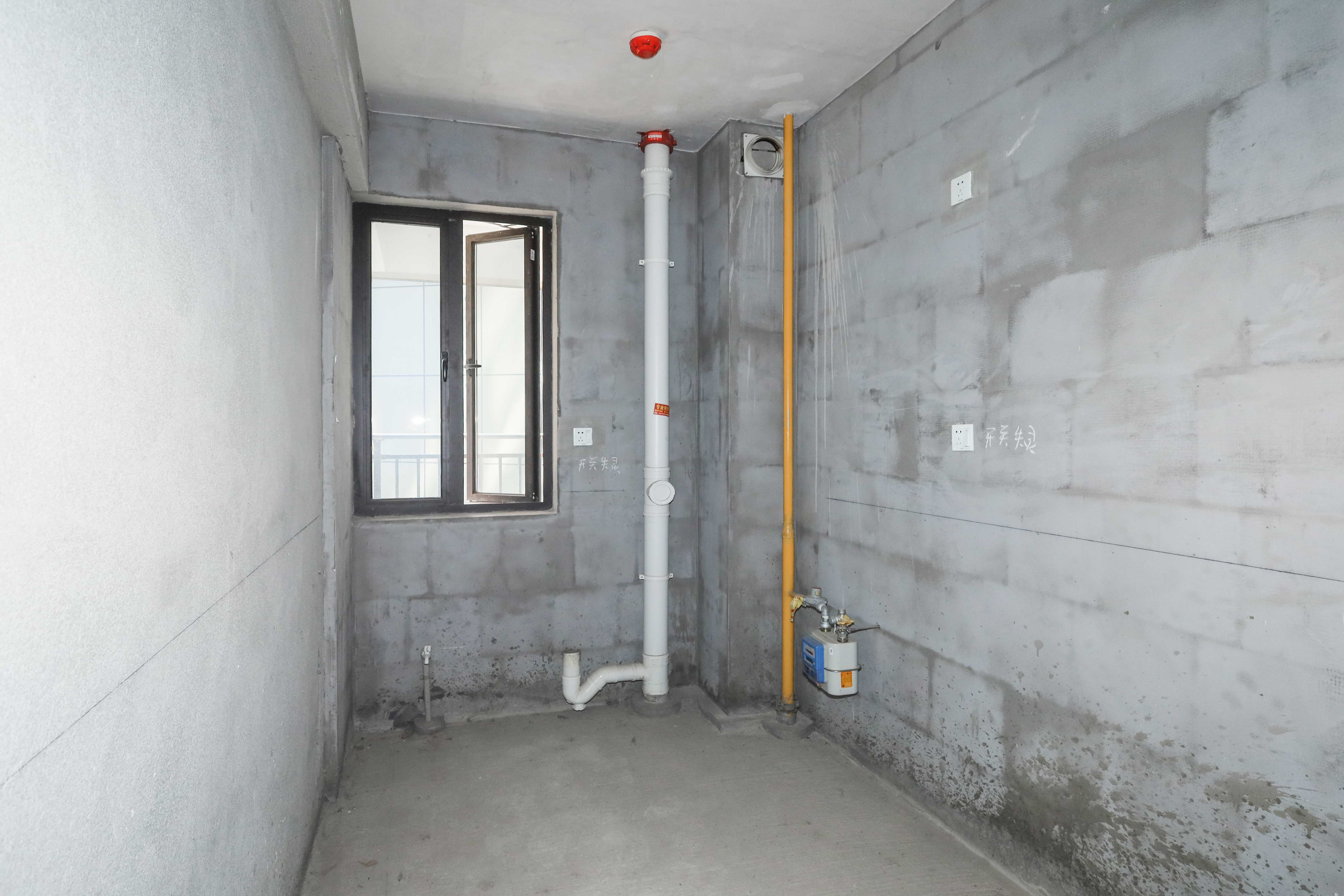 中国铁建梅溪青秀二期  4室2厅2卫   230.00万厨房