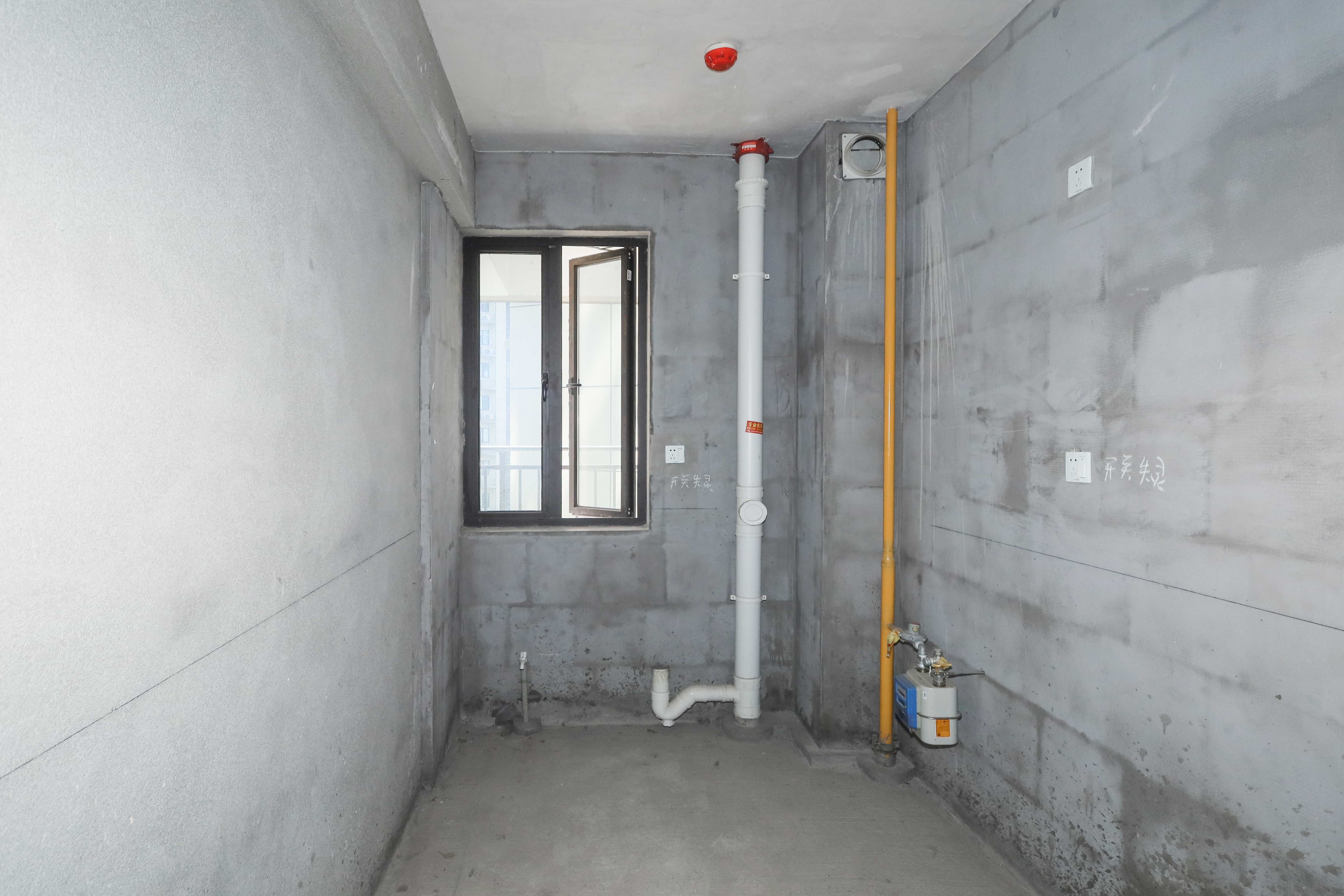 中国铁建梅溪青秀二期  4室2厅2卫   230.00万厨房