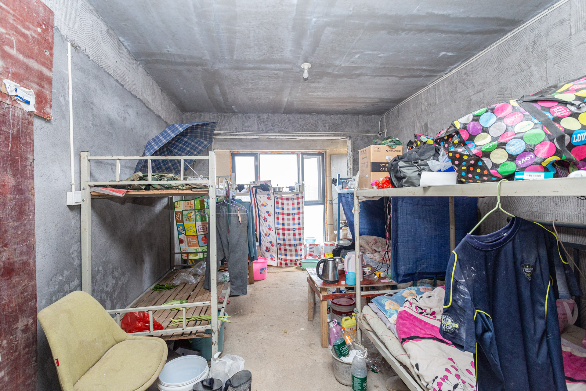 嘉宇银杉(嘉宇西苑) 3室2厅1卫 72.0万 嘉宇银杉(嘉宇西苑) 3室2厅1卫 72.0万客厅