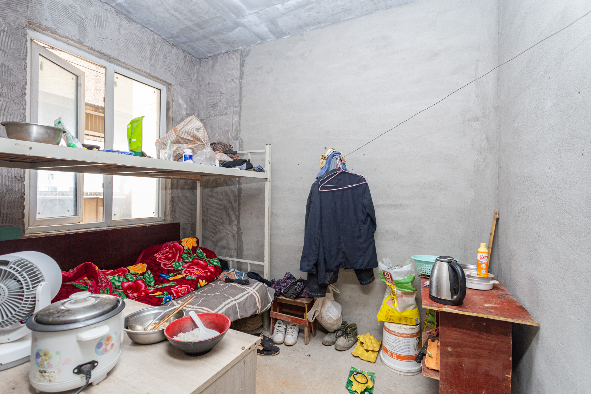 嘉宇银杉(嘉宇西苑) 3室2厅1卫 72.0万 嘉宇银杉(嘉宇西苑) 3室2厅1卫 72.0万卧室