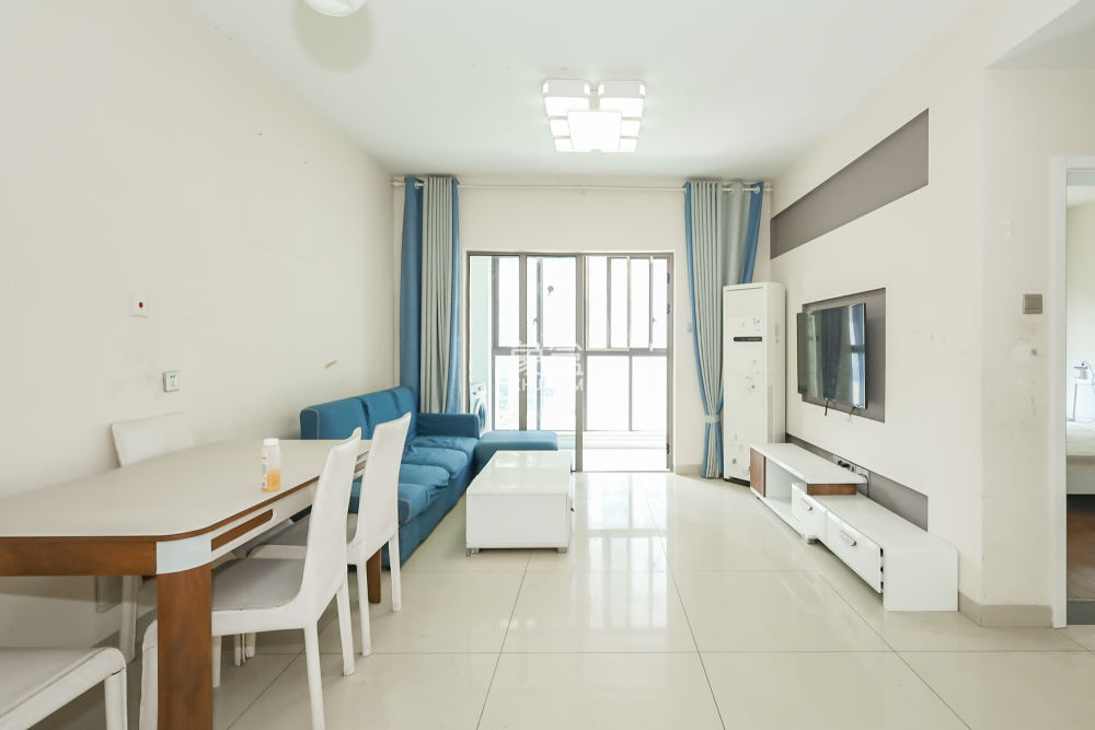 世茂铂翠湾二期  3室2厅1卫    98.0万