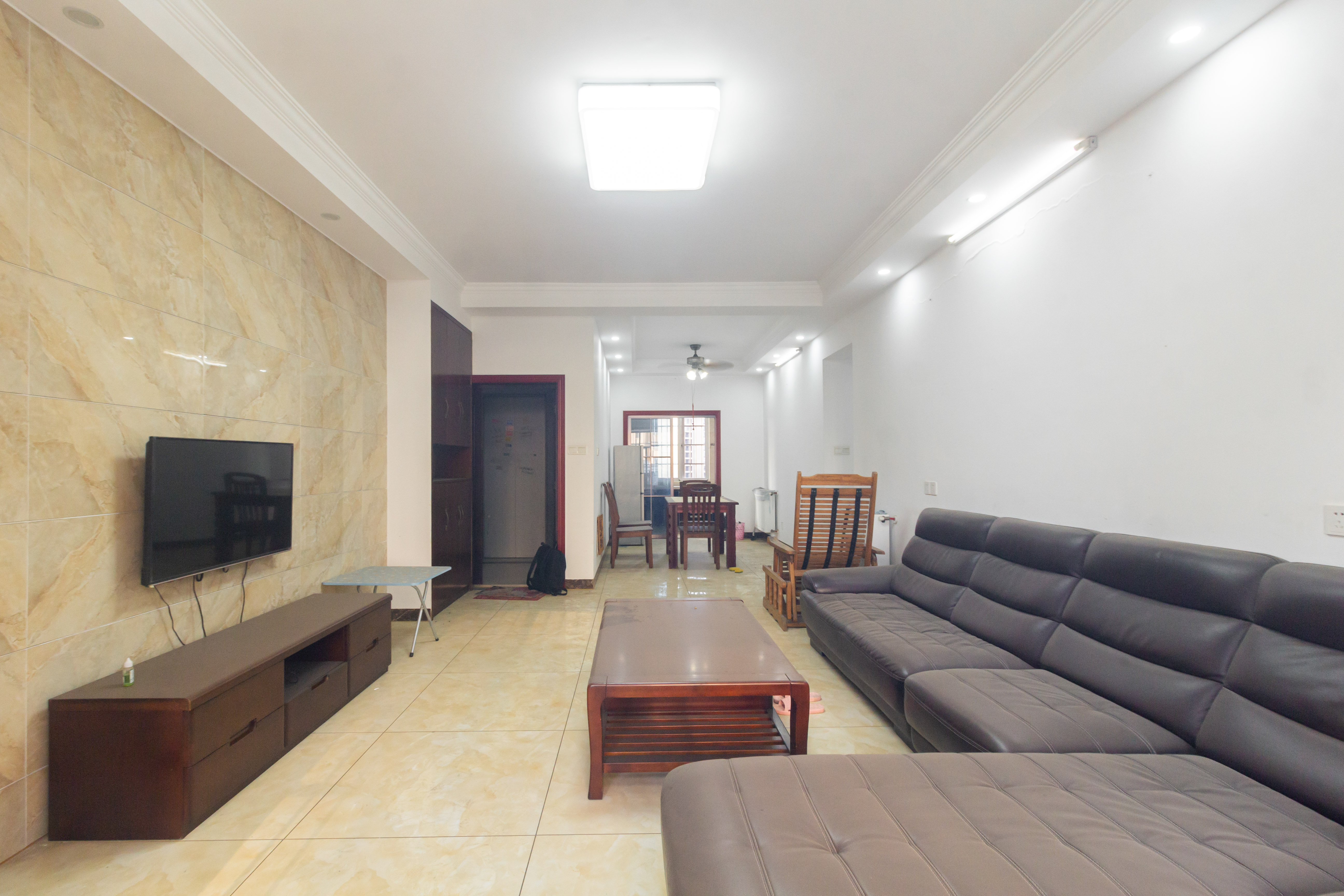 豪庭(江城豪庭) 3室2厅2卫 97.0万 豪庭(江城豪庭) 3室2厅2卫 97.0万客厅