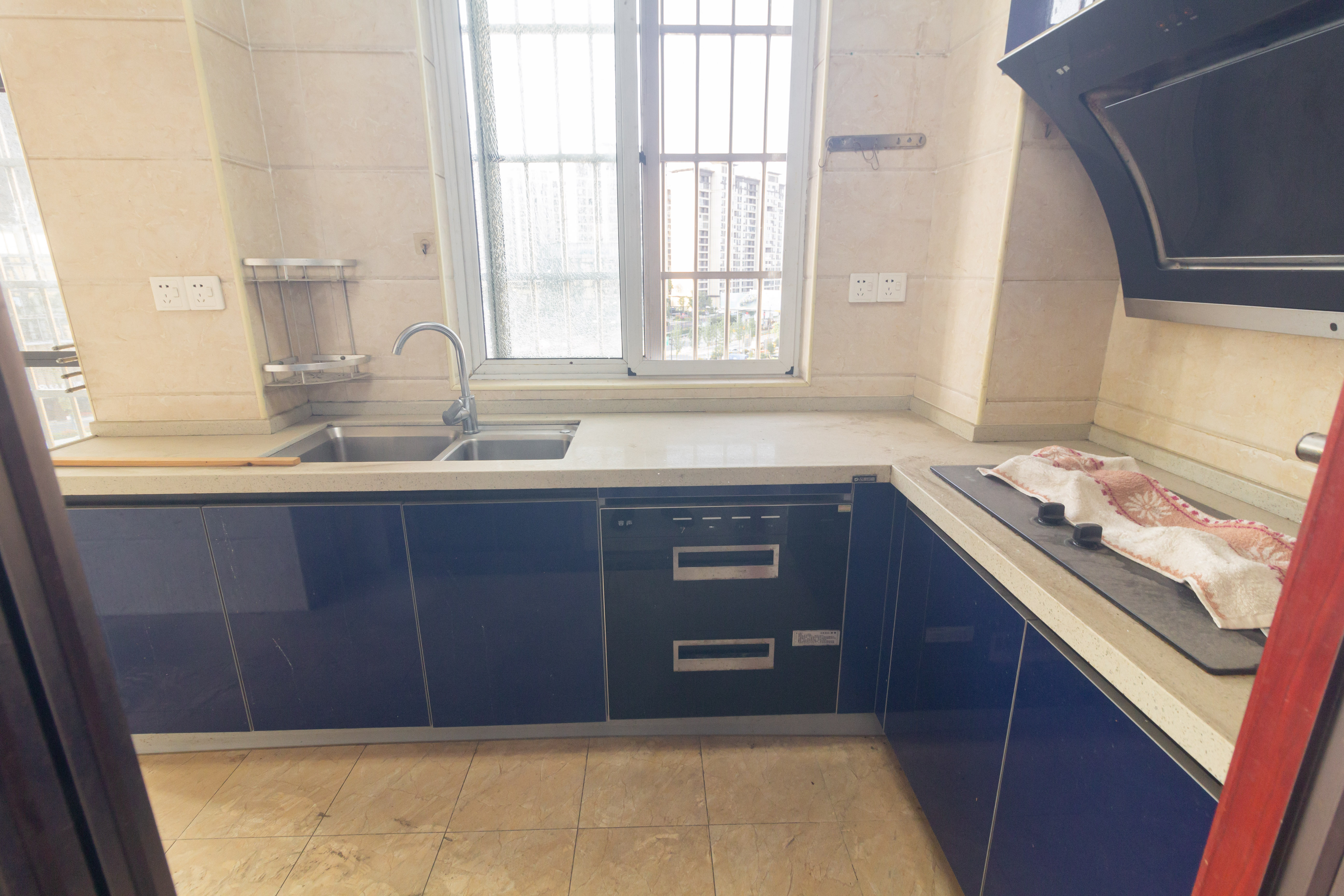 豪庭(江城豪庭) 3室2厅2卫 97.0万 豪庭(江城豪庭) 3室2厅2卫 97.0万厨房