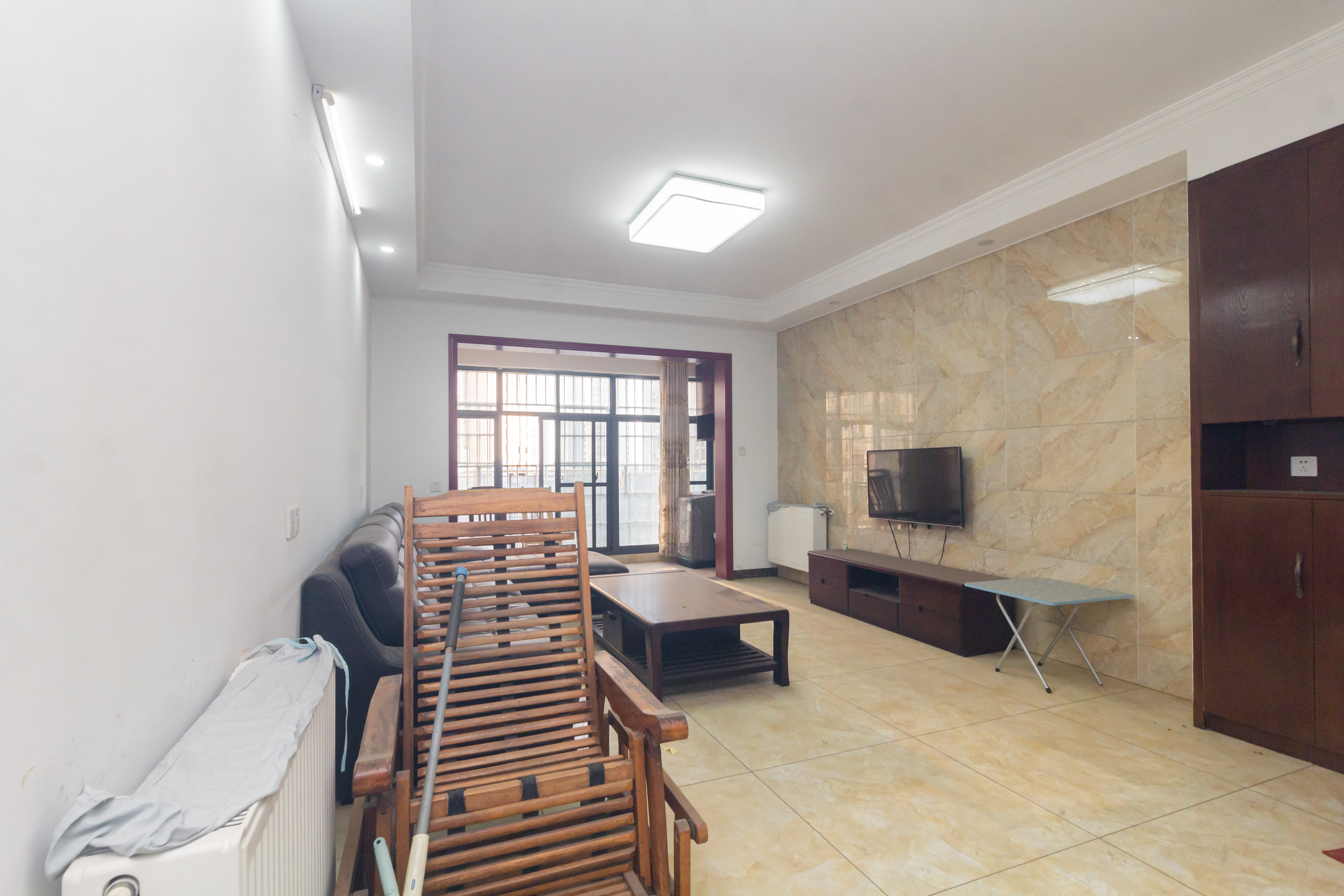 豪庭(江城豪庭) 3室2厅2卫 97.0万 豪庭(江城豪庭) 3室2厅2卫 97.0万客厅