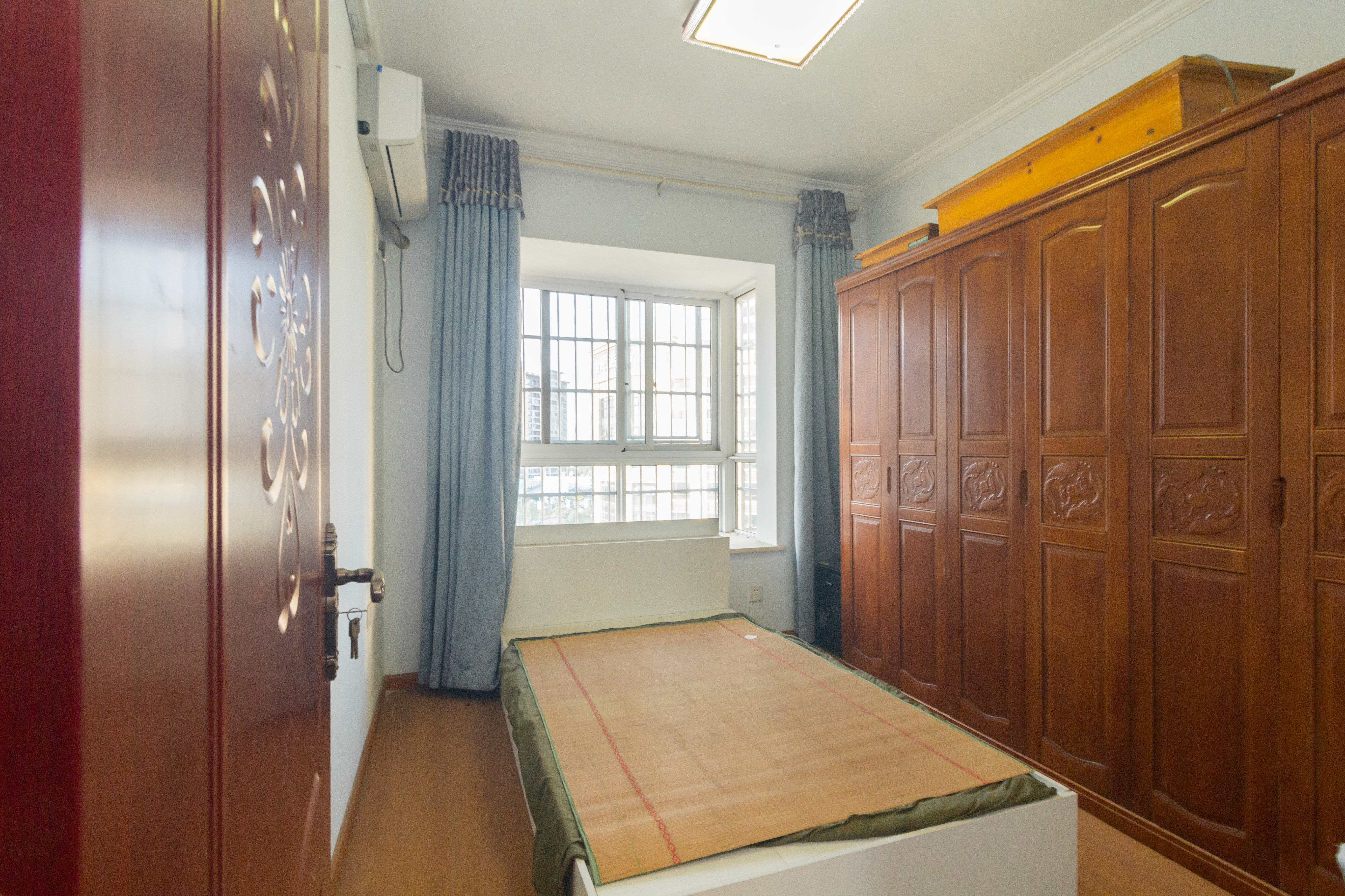 豪庭(江城豪庭) 3室2厅2卫 97.0万 豪庭(江城豪庭) 3室2厅2卫 97.0万卧室