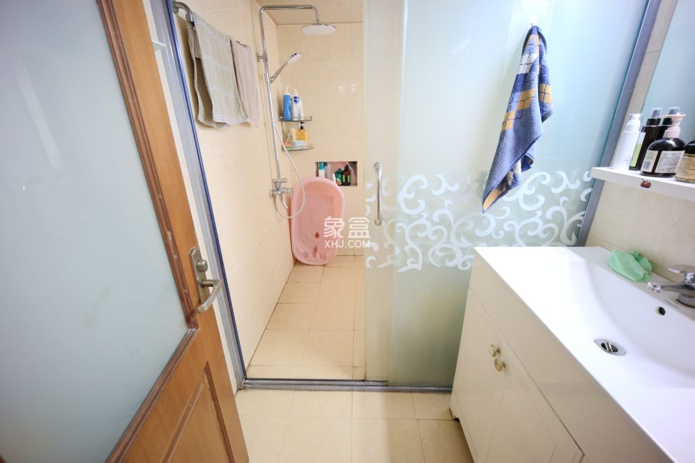 海利宿舍  4室2廳2衛(wèi)   200.00萬(wàn)