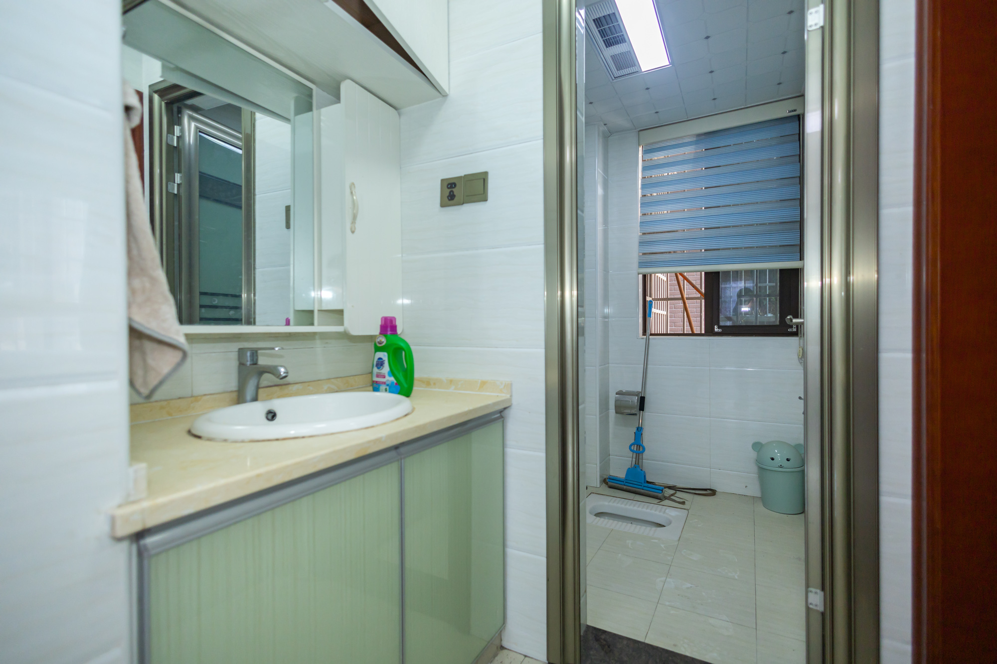 湖湾世景 3室2厅1卫 74.8万 湖湾世景 3室2厅1卫 74.8万卫生间