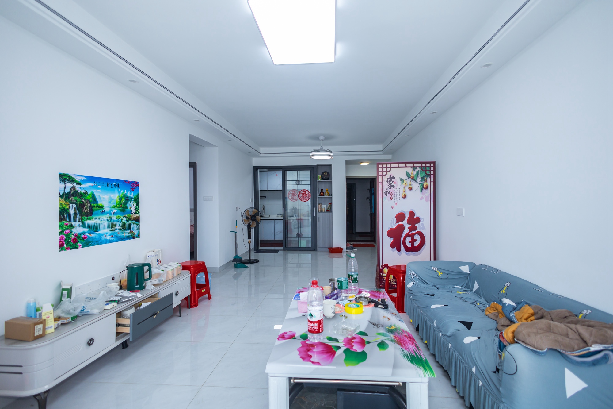 新长海广场  2室1厅1卫    48.0万 新长海广场  2室1厅1卫    48.0万客厅