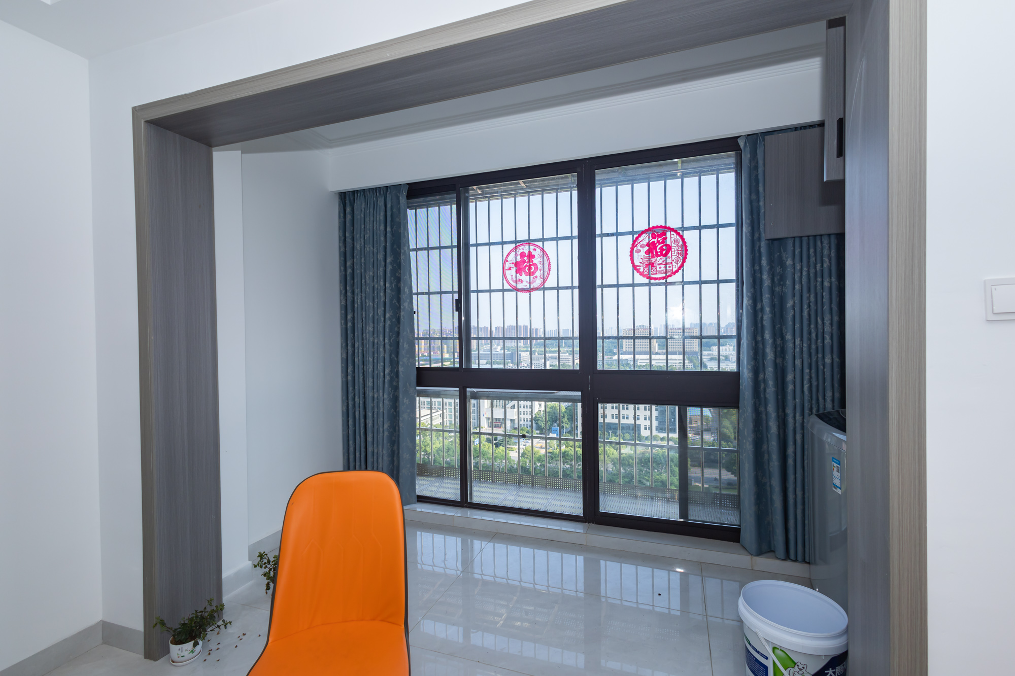 新长海广场  2室1厅1卫    48.0万 新长海广场  2室1厅1卫    48.0万阳台