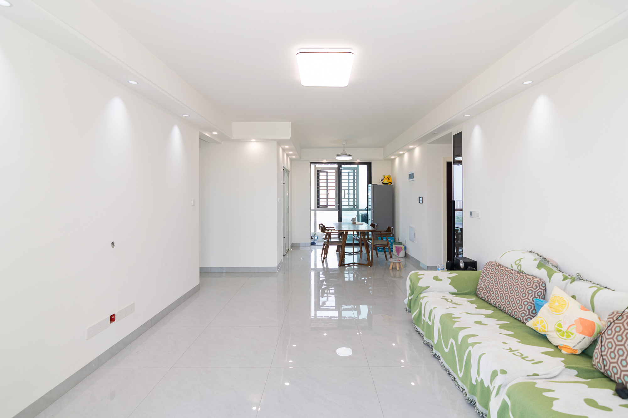 大汉汉府一期 4室2厅2卫 102.0万 大汉汉府一期 4室2厅2卫 102.0万客厅