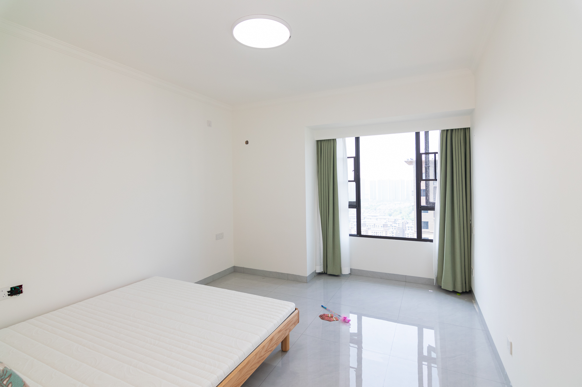 大汉汉府一期 4室2厅2卫 102.0万 大汉汉府一期 4室2厅2卫 102.0万卧室