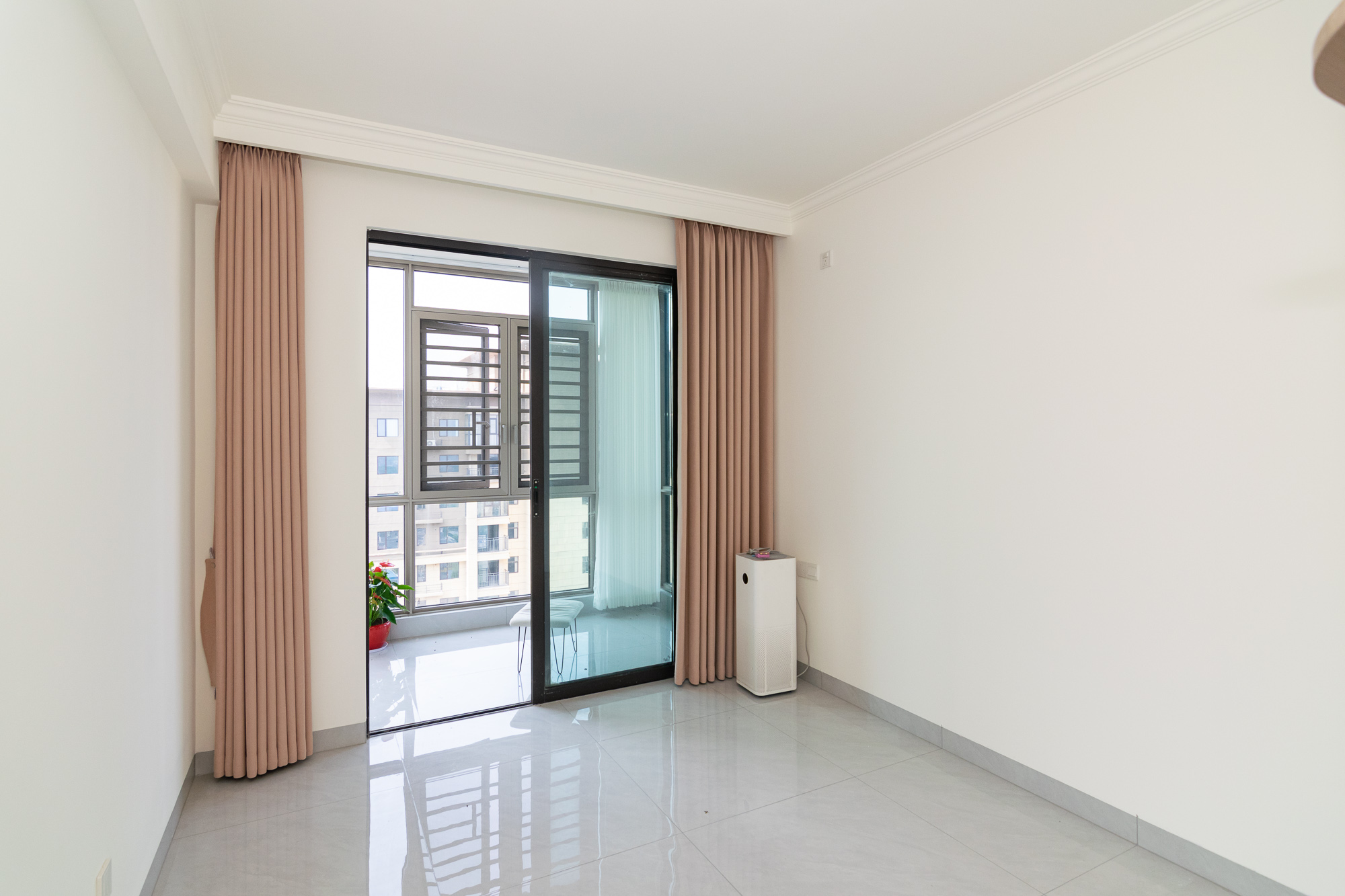 大汉汉府一期 4室2厅2卫 102.0万 大汉汉府一期 4室2厅2卫 102.0万卧室