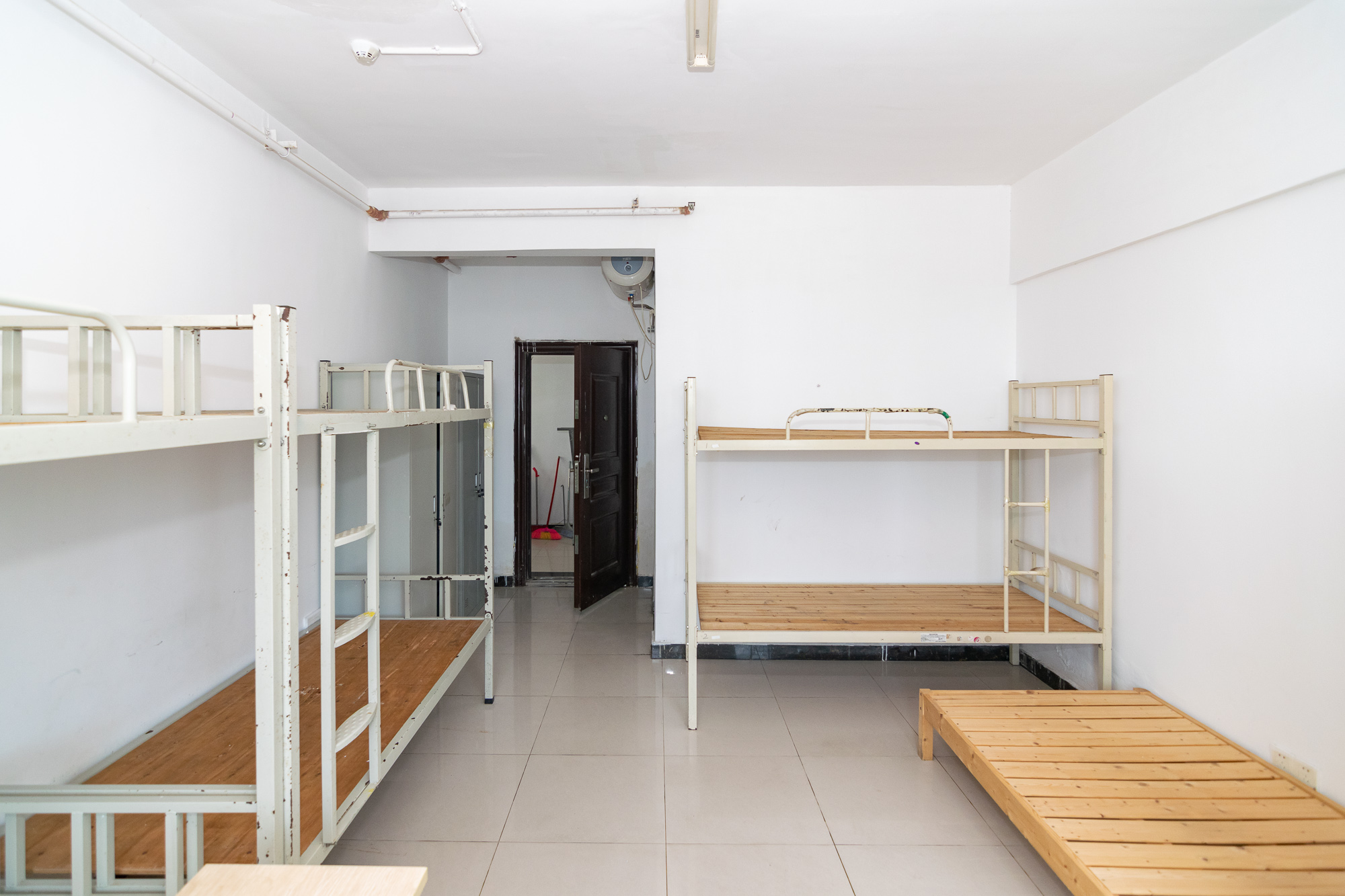 大汉金桥国际市场集群  1室1厅1卫    15.0万 大汉金桥国际市场集群  1室1厅1卫    15.0万客厅