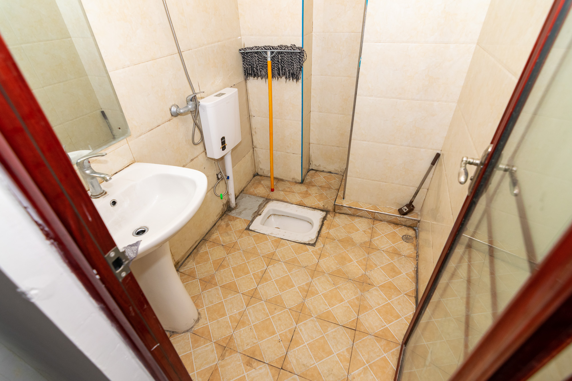 大汉金桥国际市场集群  1室1厅1卫    15.0万 大汉金桥国际市场集群  1室1厅1卫    15.0万卫生间