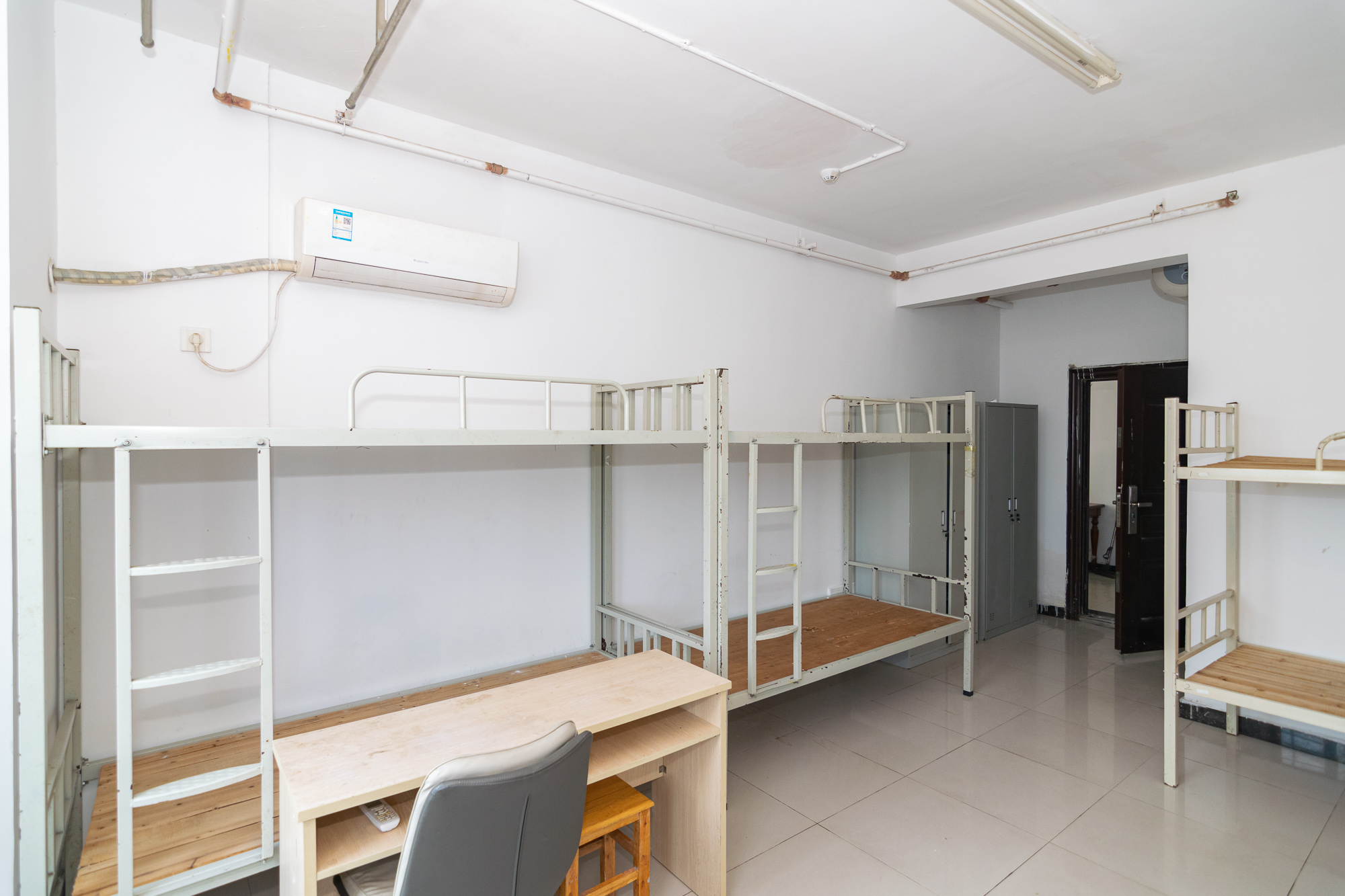 大汉金桥国际市场集群  1室1厅1卫    15.0万 大汉金桥国际市场集群  1室1厅1卫    15.0万卧室