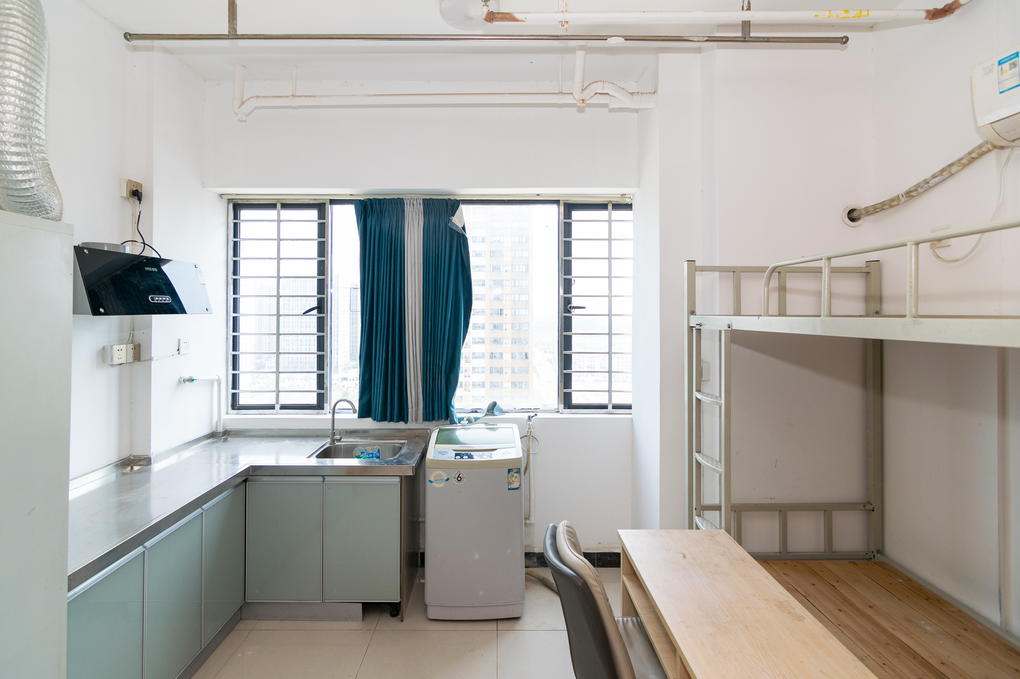 大汉金桥国际市场集群  1室1厅1卫    15.0万 大汉金桥国际市场集群  1室1厅1卫    15.0万阳台