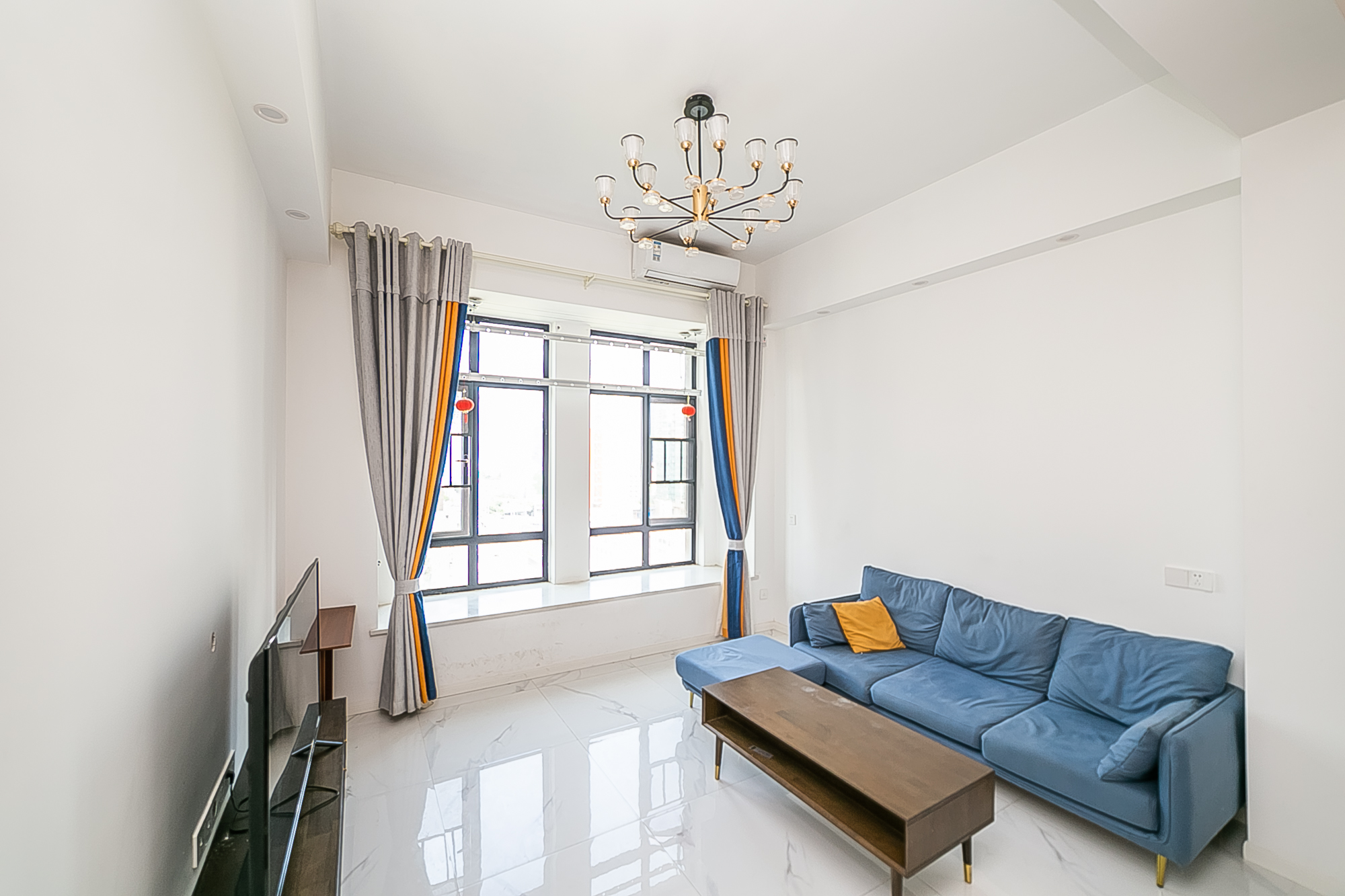 荣悦台  1室1厅1卫    38.0万 荣悦台  1室1厅1卫    38.0万客厅