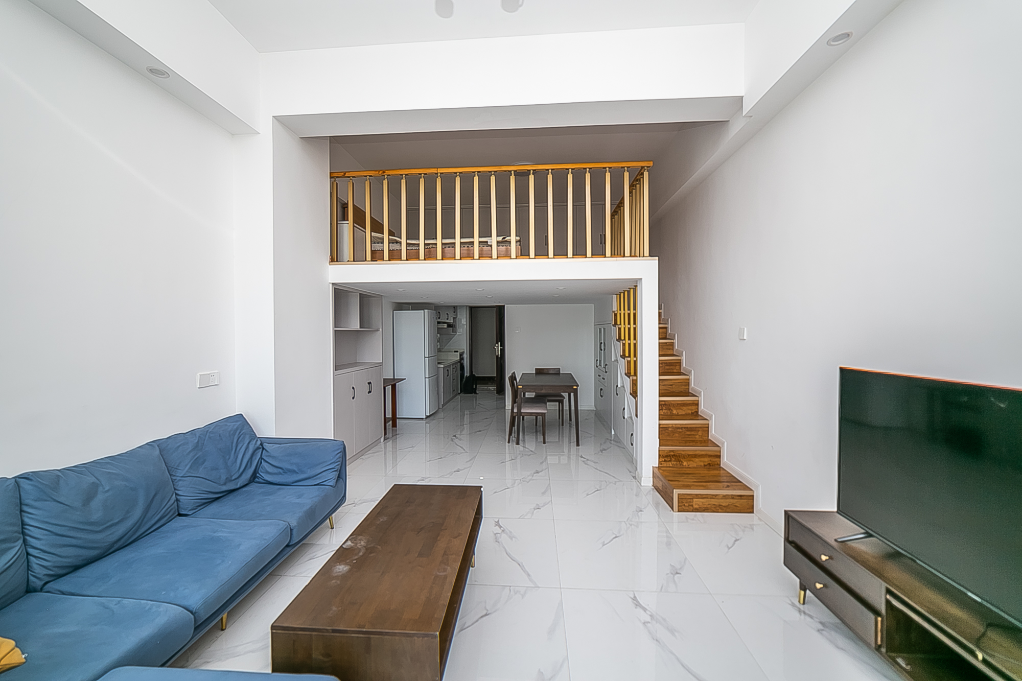 荣悦台  1室1厅1卫    38.0万 荣悦台  1室1厅1卫    38.0万客厅