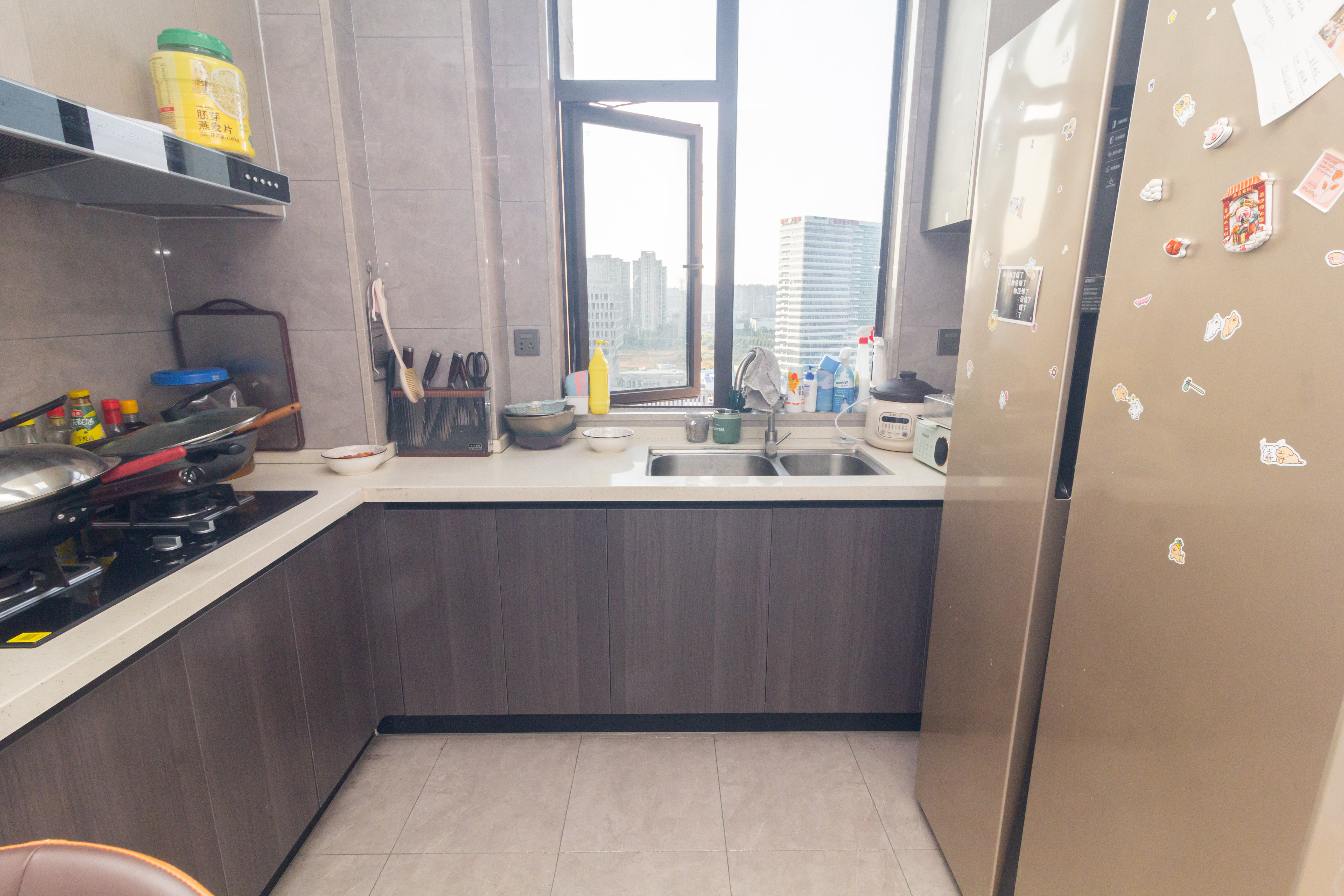 福天星中心(福天星雅苑)  3室2厅2卫    99.0万 福天星中心(福天星雅苑)  3室2厅2卫    99.0万厨房