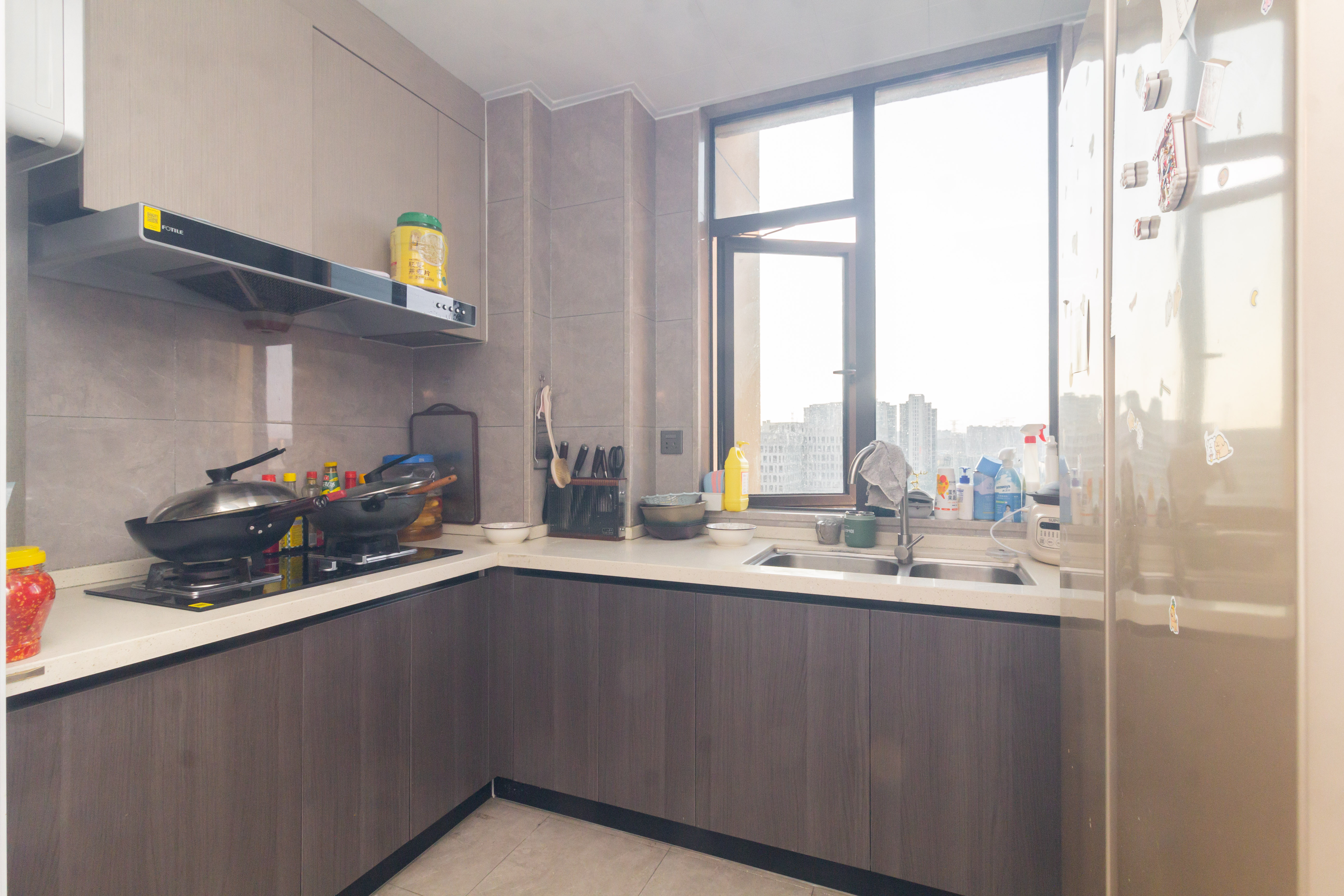 福天星中心(福天星雅苑)  3室2厅2卫    99.0万 福天星中心(福天星雅苑)  3室2厅2卫    99.0万厨房