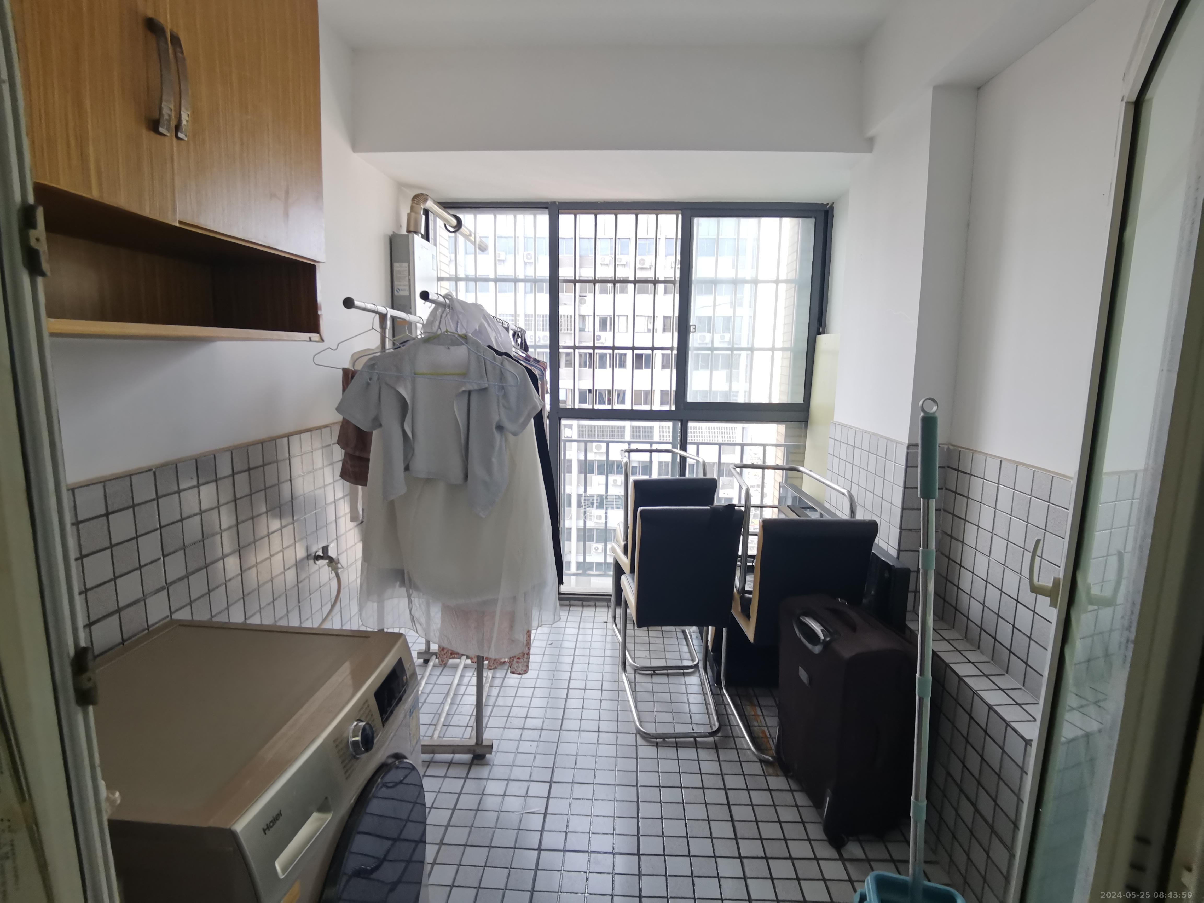 东方芙蓉  4室2厅2卫   4000.00元/月室内图