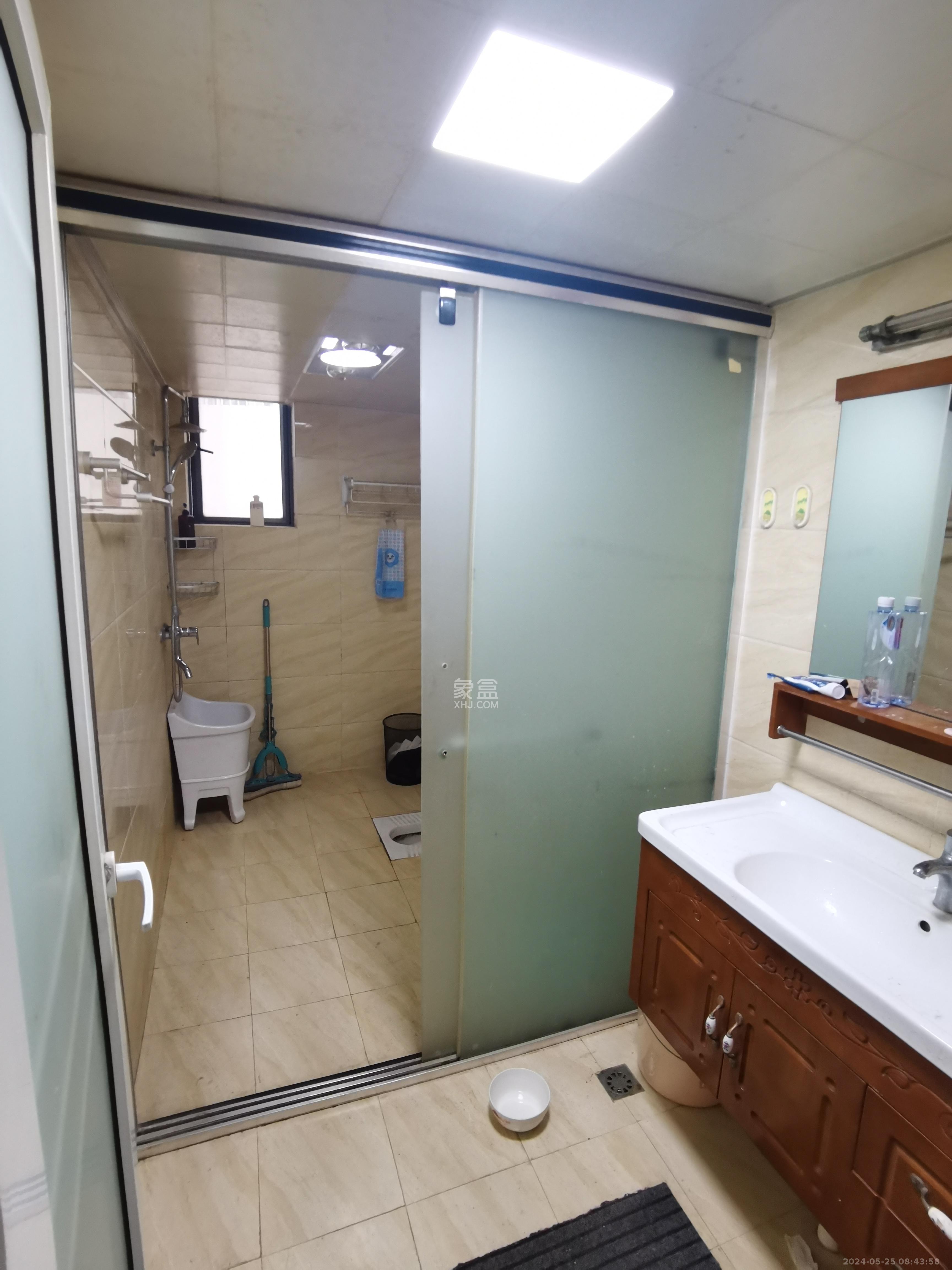 东方芙蓉  4室2厅2卫   4000.00元/月室内图