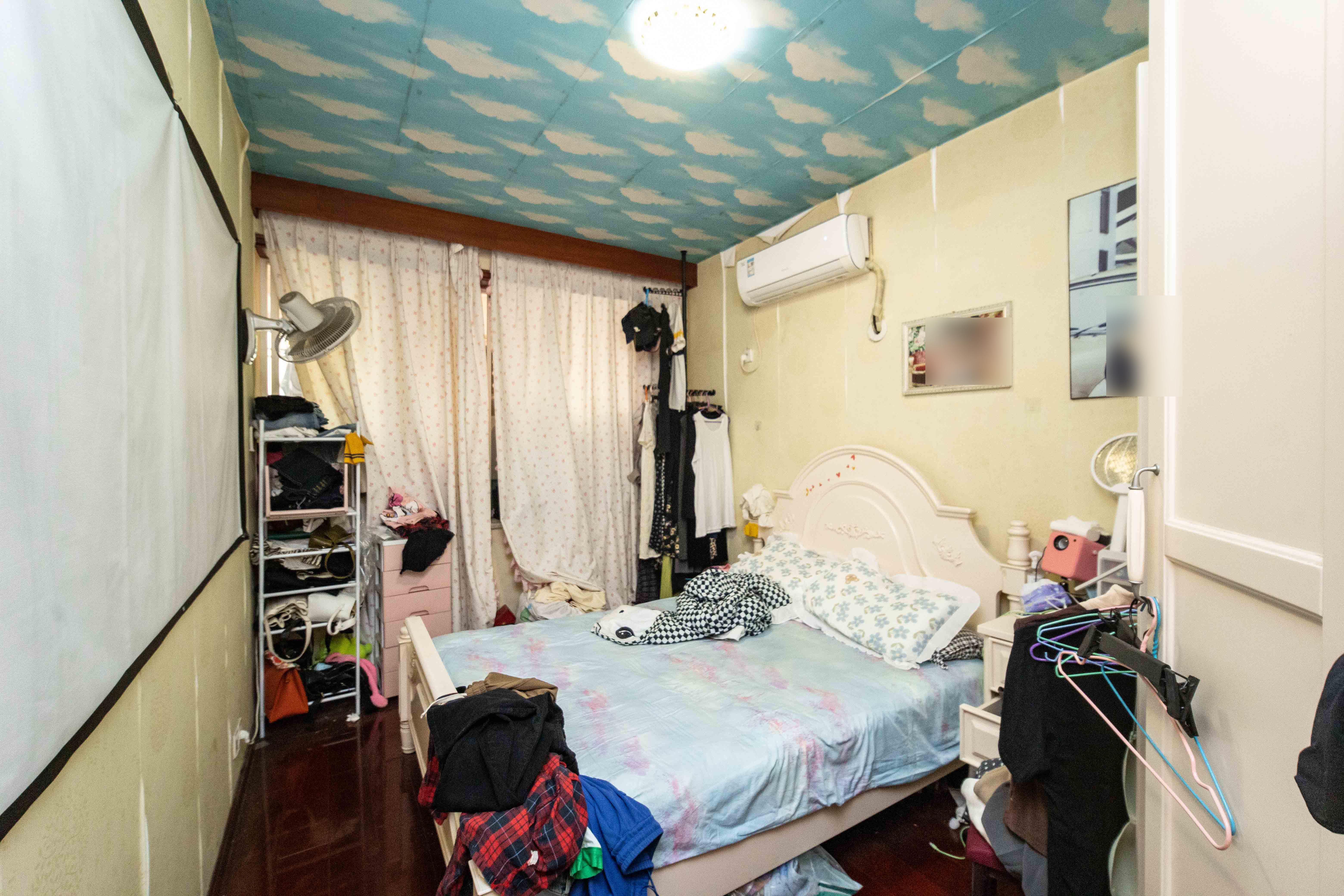 惠泽园 3室2厅2卫 88.8万 惠泽园 3室2厅2卫 88.8万卧室