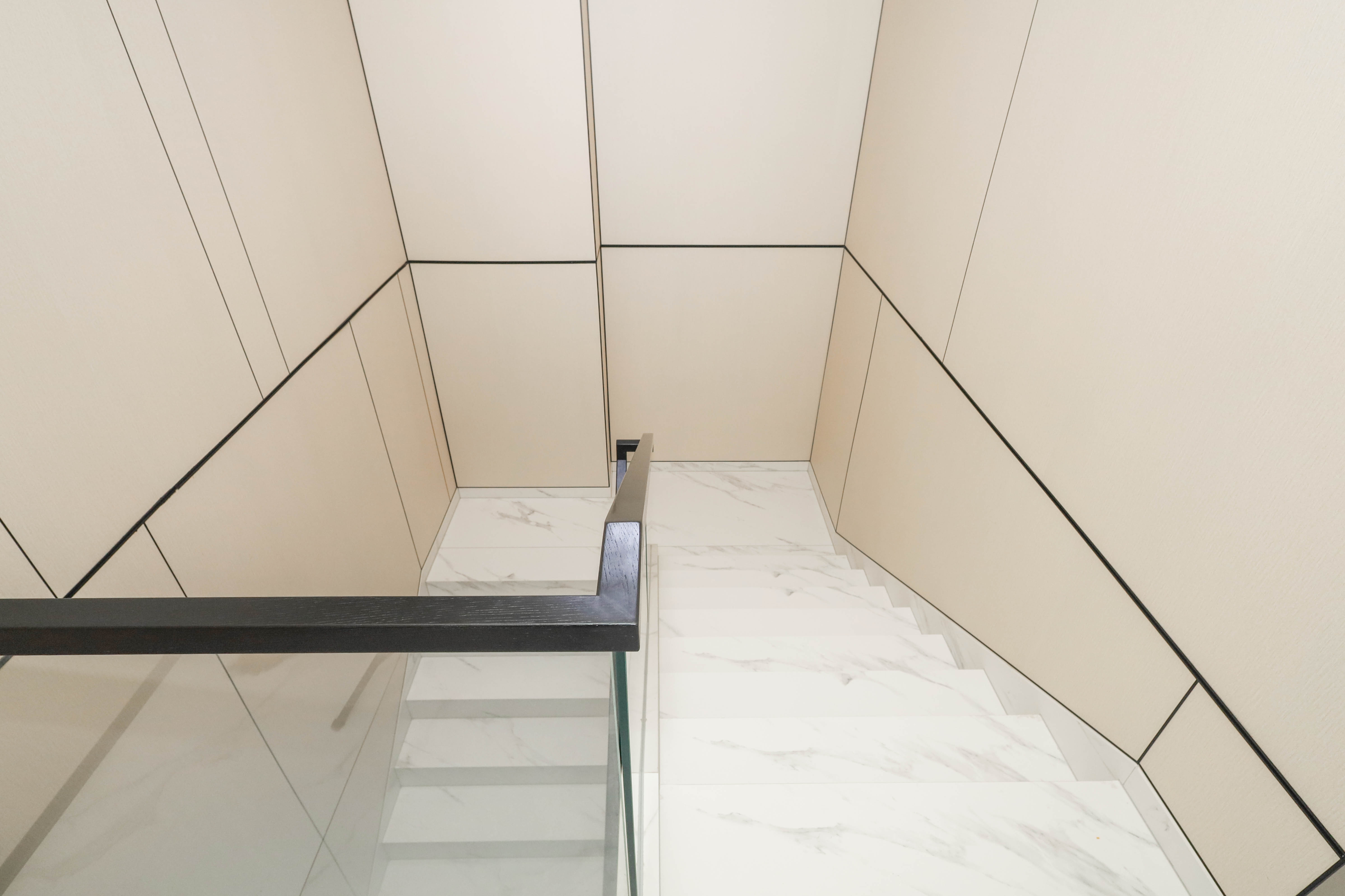 建发央著  5室2厅2卫    285.0万其他