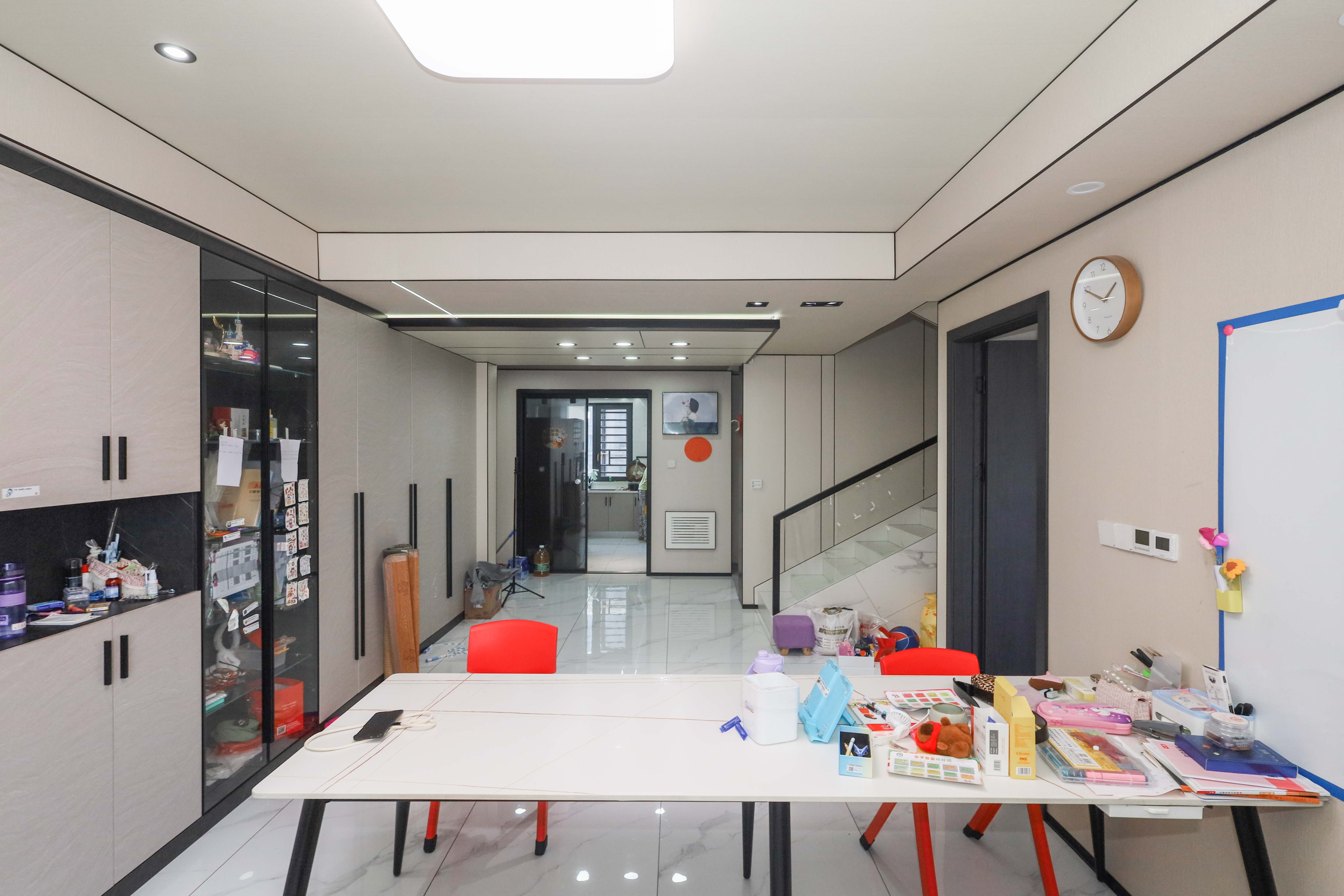 建发央著  5室2厅2卫    285.0万客厅