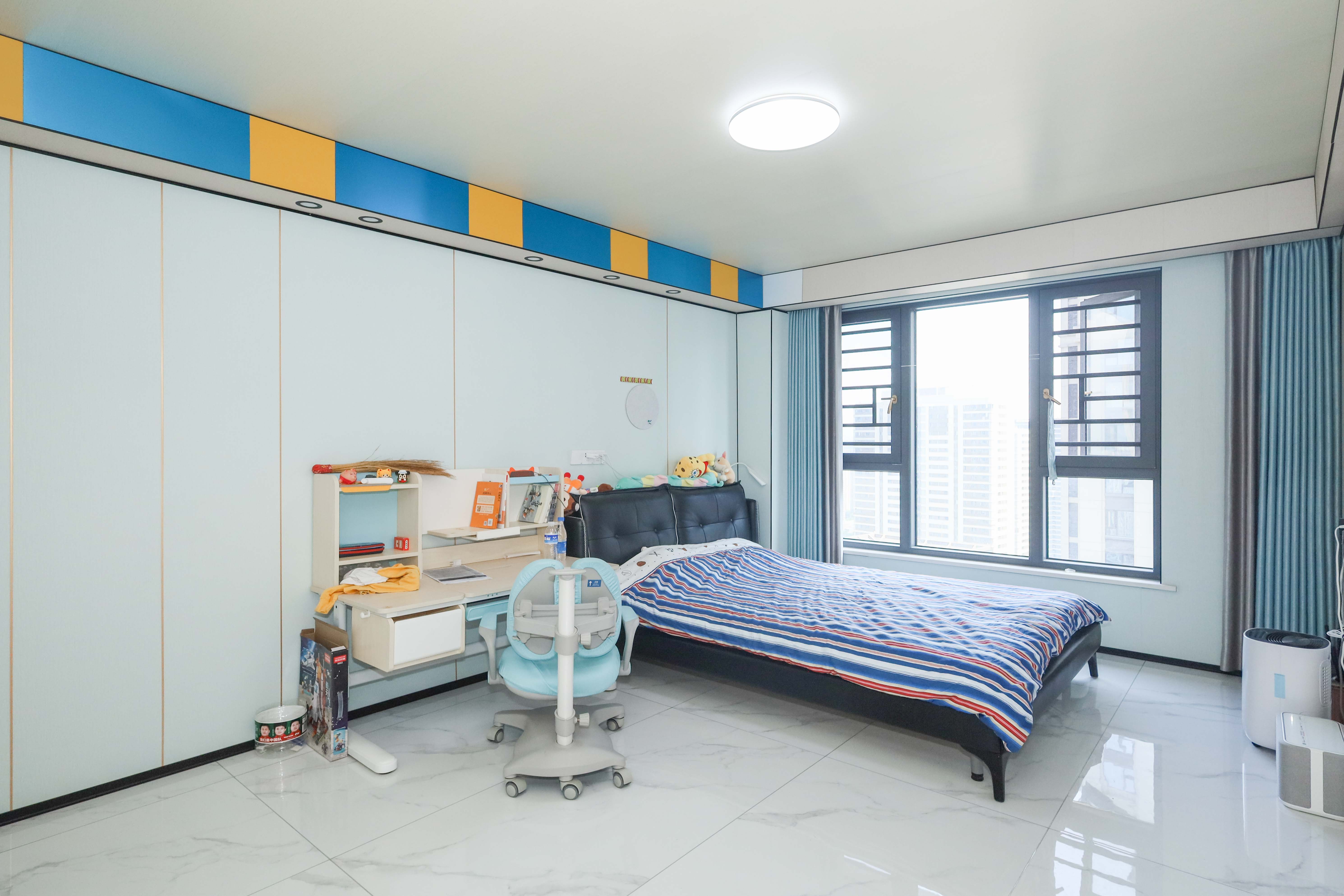 建发央著  5室2厅2卫    285.0万卧室