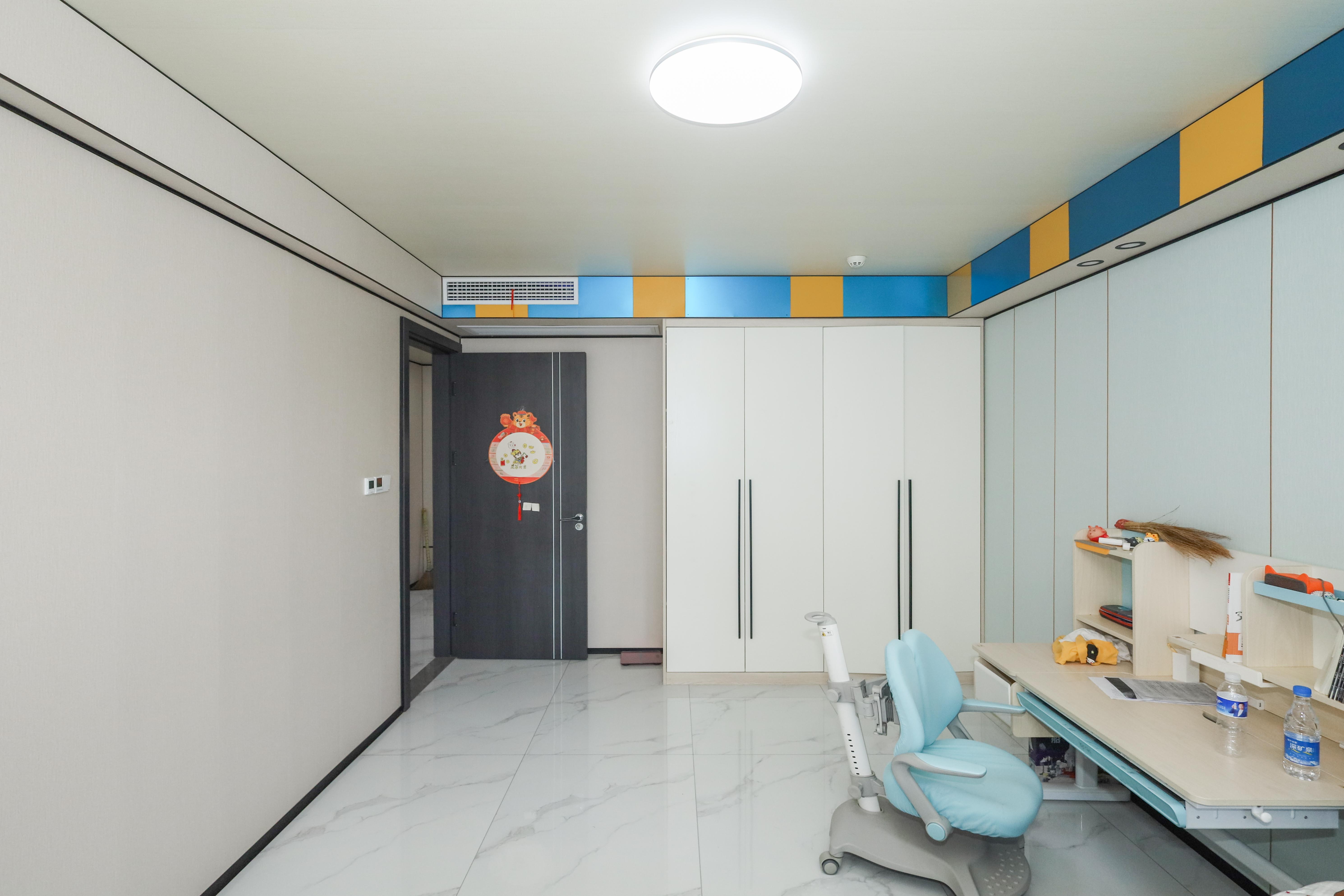 建发央著  5室2厅2卫    285.0万卧室