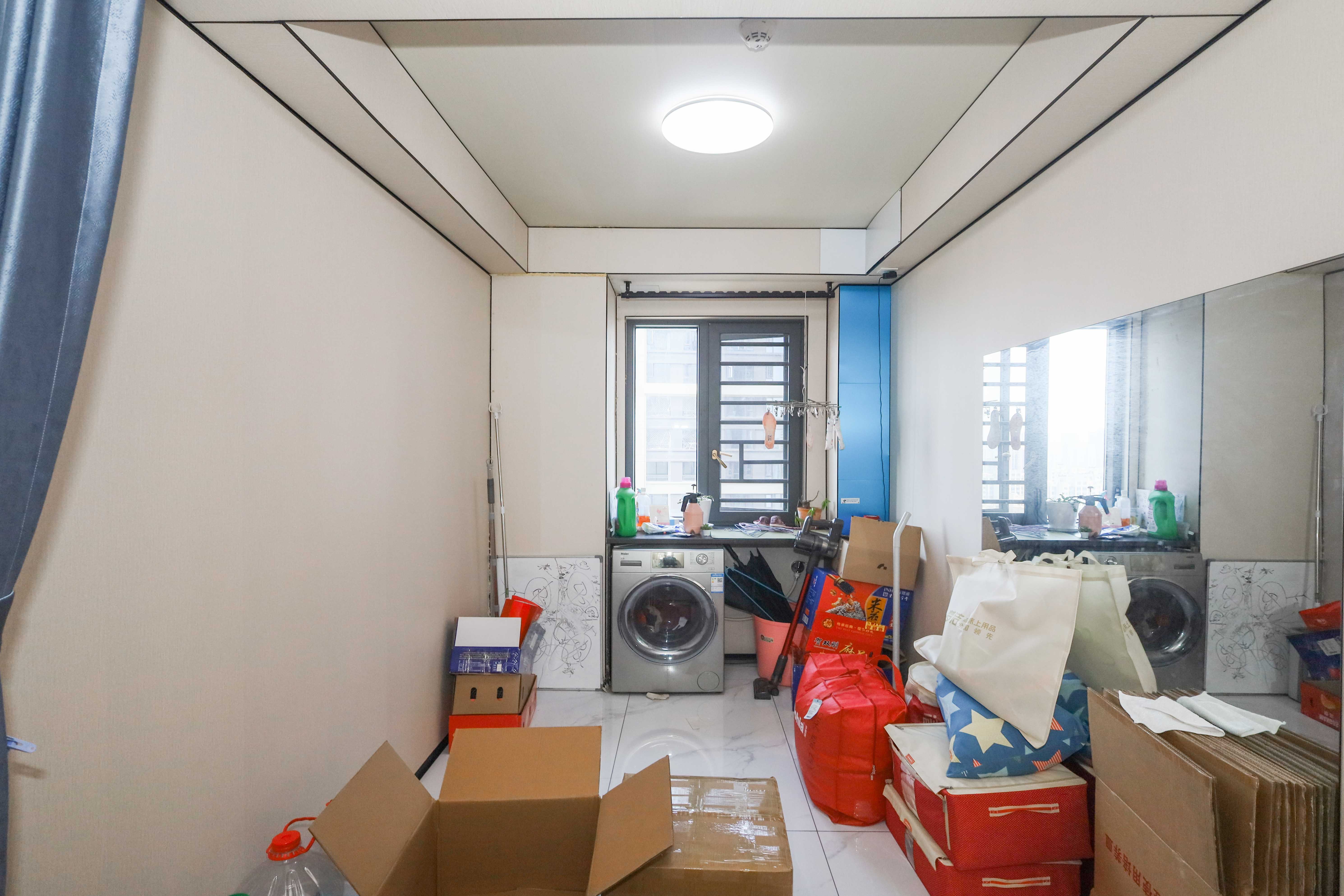 建发央著  5室2厅2卫    285.0万卧室