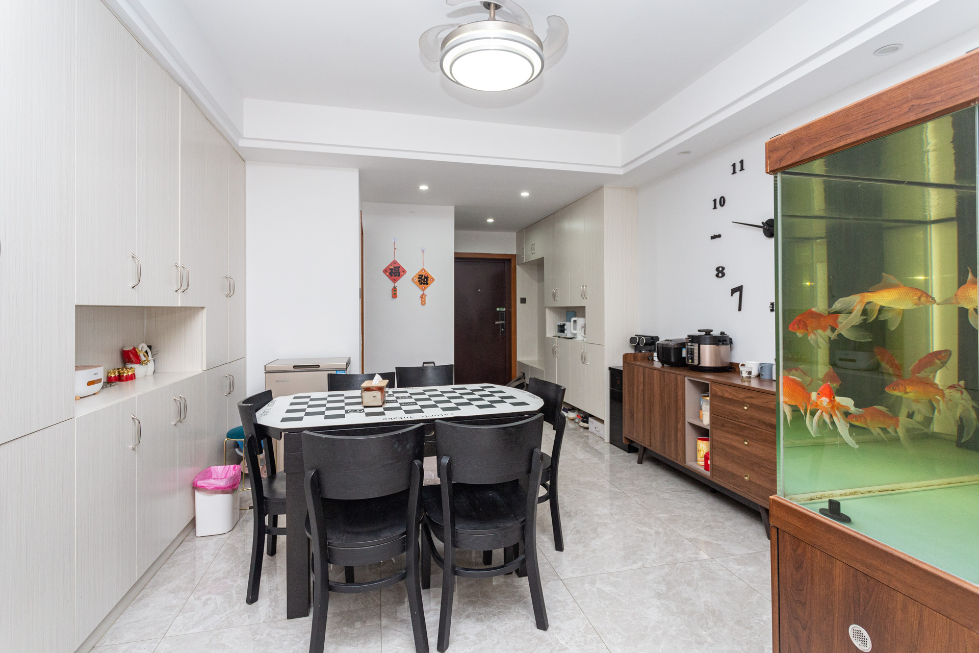 珠江东方明珠(新地东方明珠)三期 3室2厅2卫 80.0万 珠江东方明珠(新地东方明珠)三期 3室2厅2卫 80.0万客厅