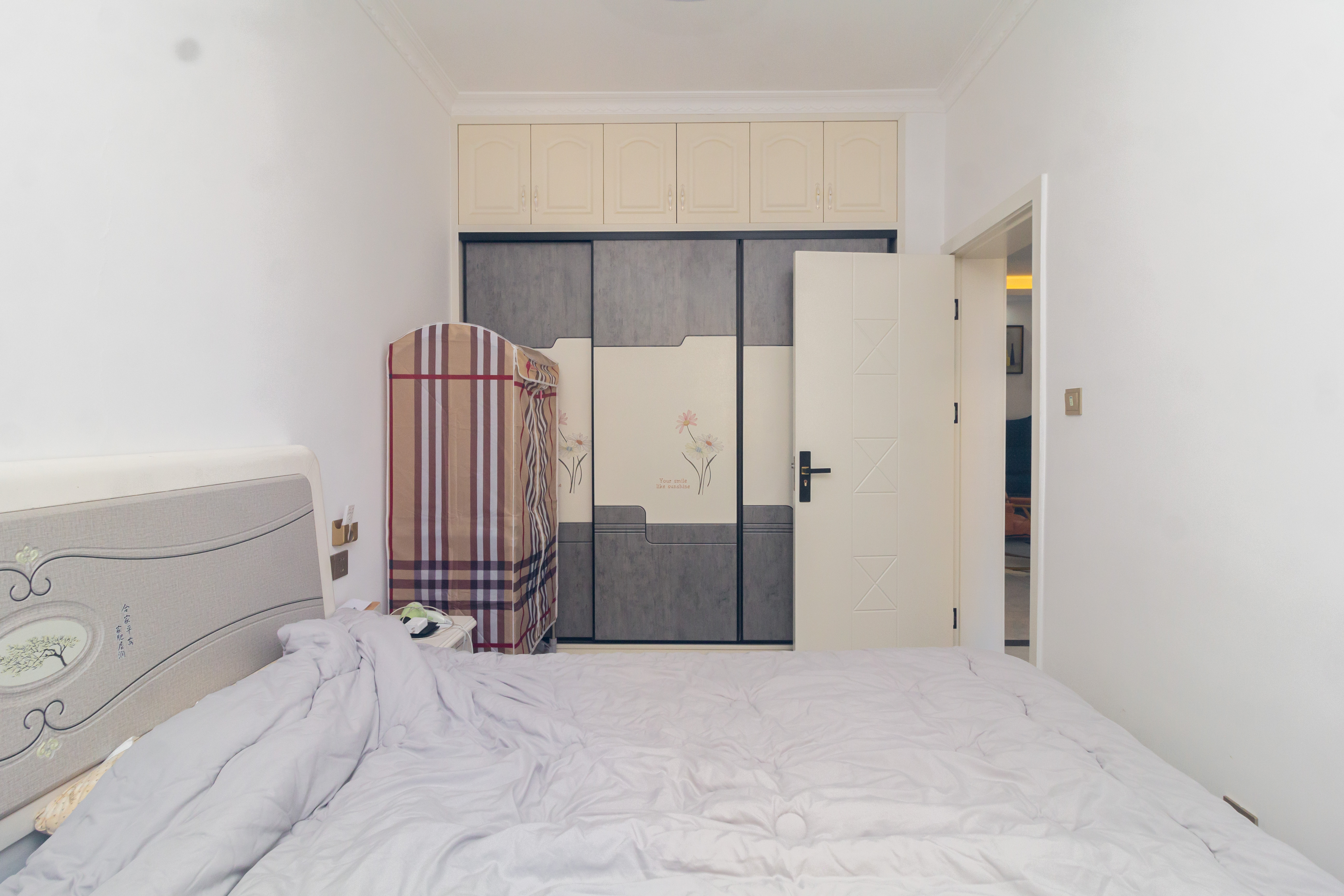 三景华御  3室2厅1卫    65.0万 三景华御  3室2厅1卫    65.0万卧室