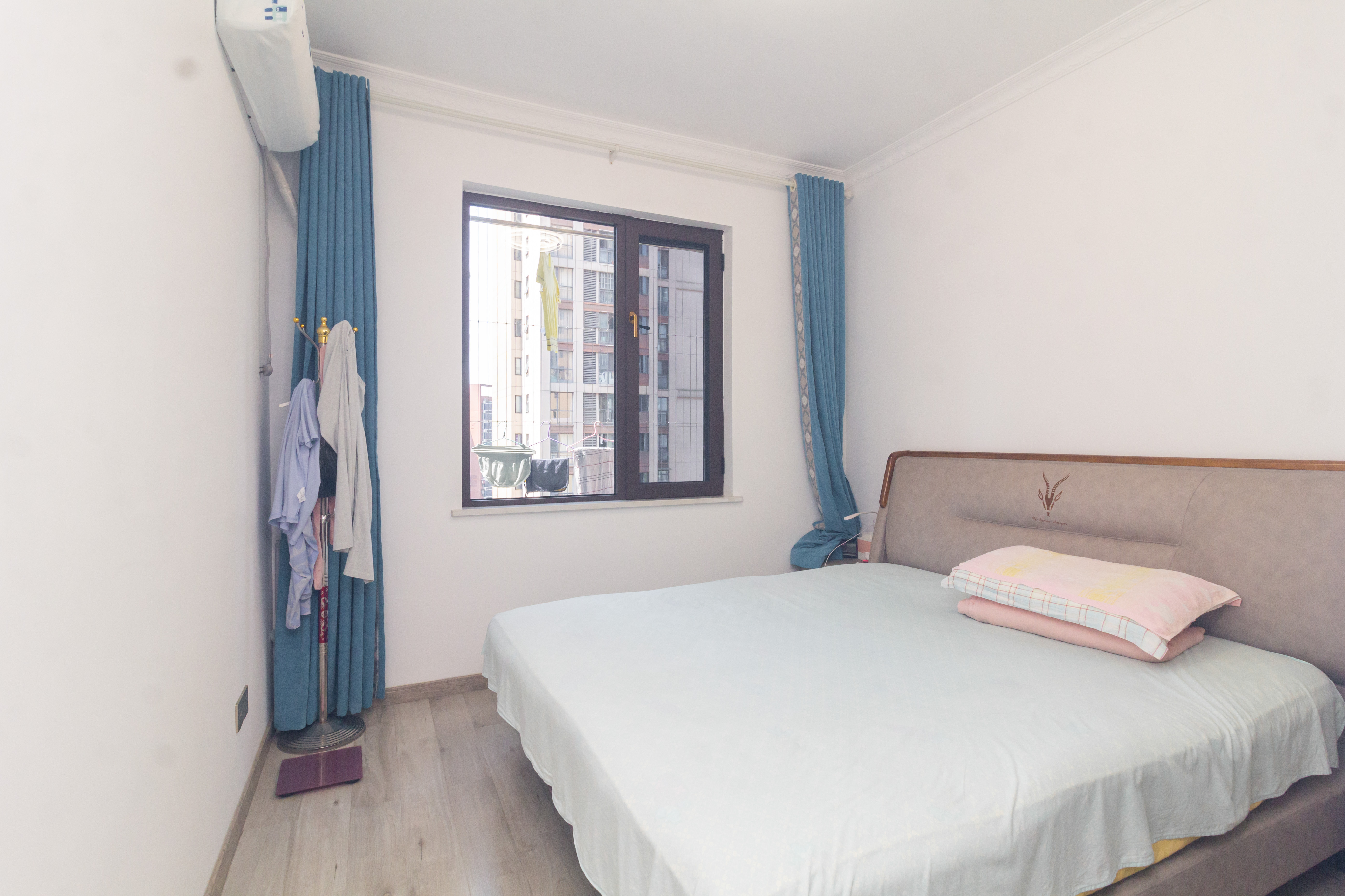 三景华御  3室2厅1卫    65.0万 三景华御  3室2厅1卫    65.0万卧室