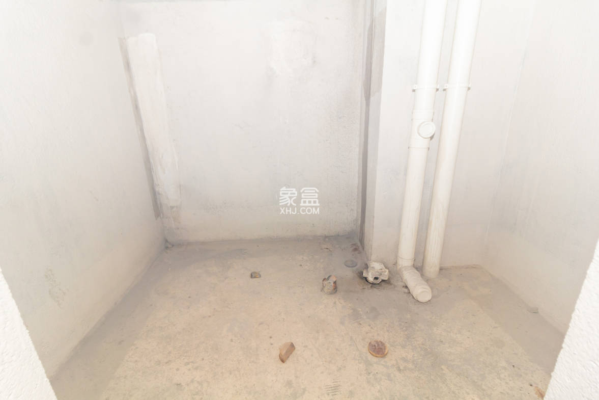 雅居乐新地 1室1厅1卫 32.0万 雅居乐新地 1室1厅1卫 32.0万卫生间