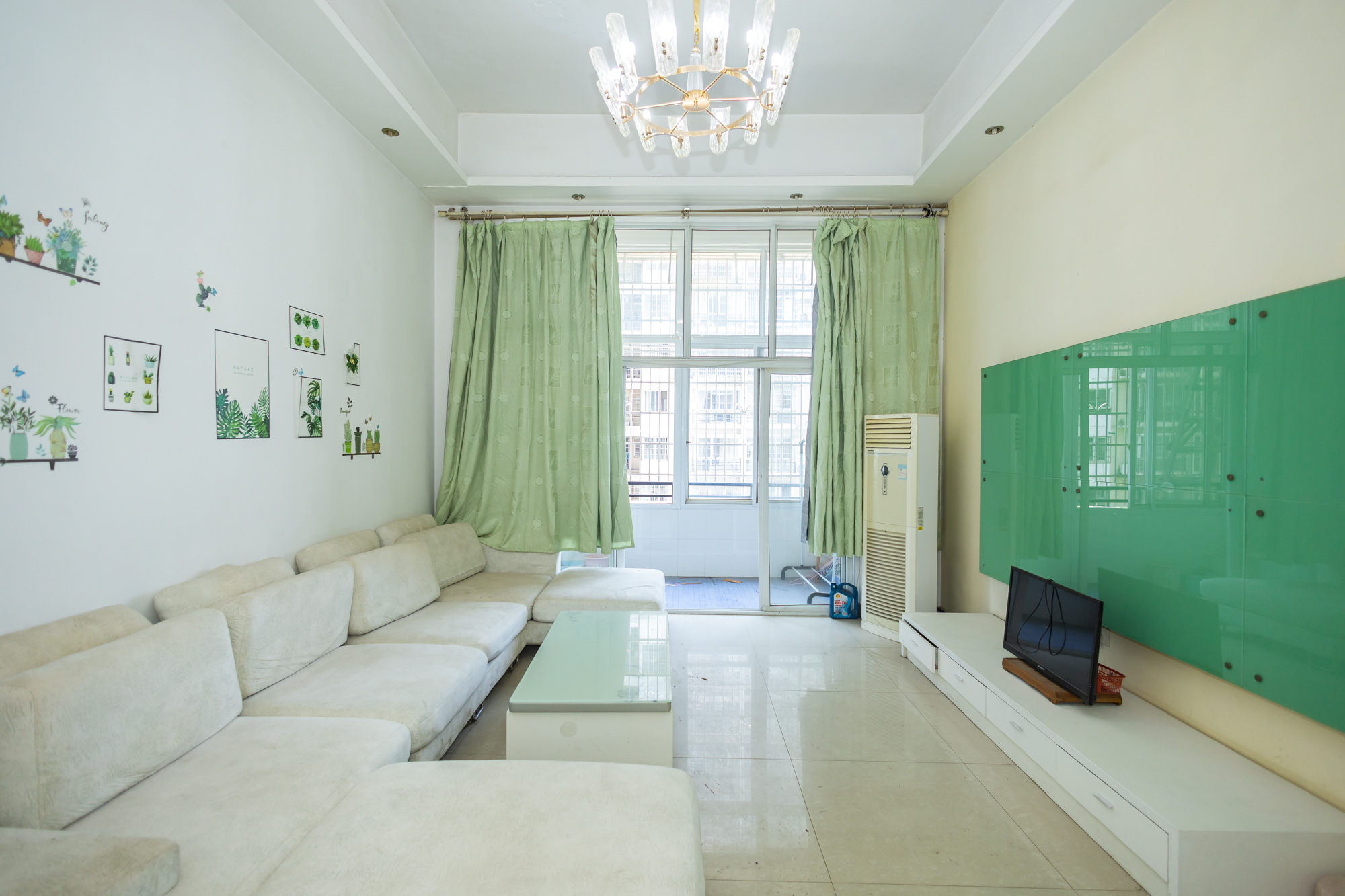 楚天家园  2室2厅1卫    53.0万 楚天家园  2室2厅1卫    53.0万客厅