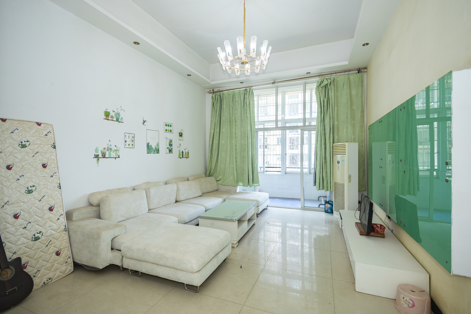 楚天家园  2室2厅1卫    53.0万 楚天家园  2室2厅1卫    53.0万客厅