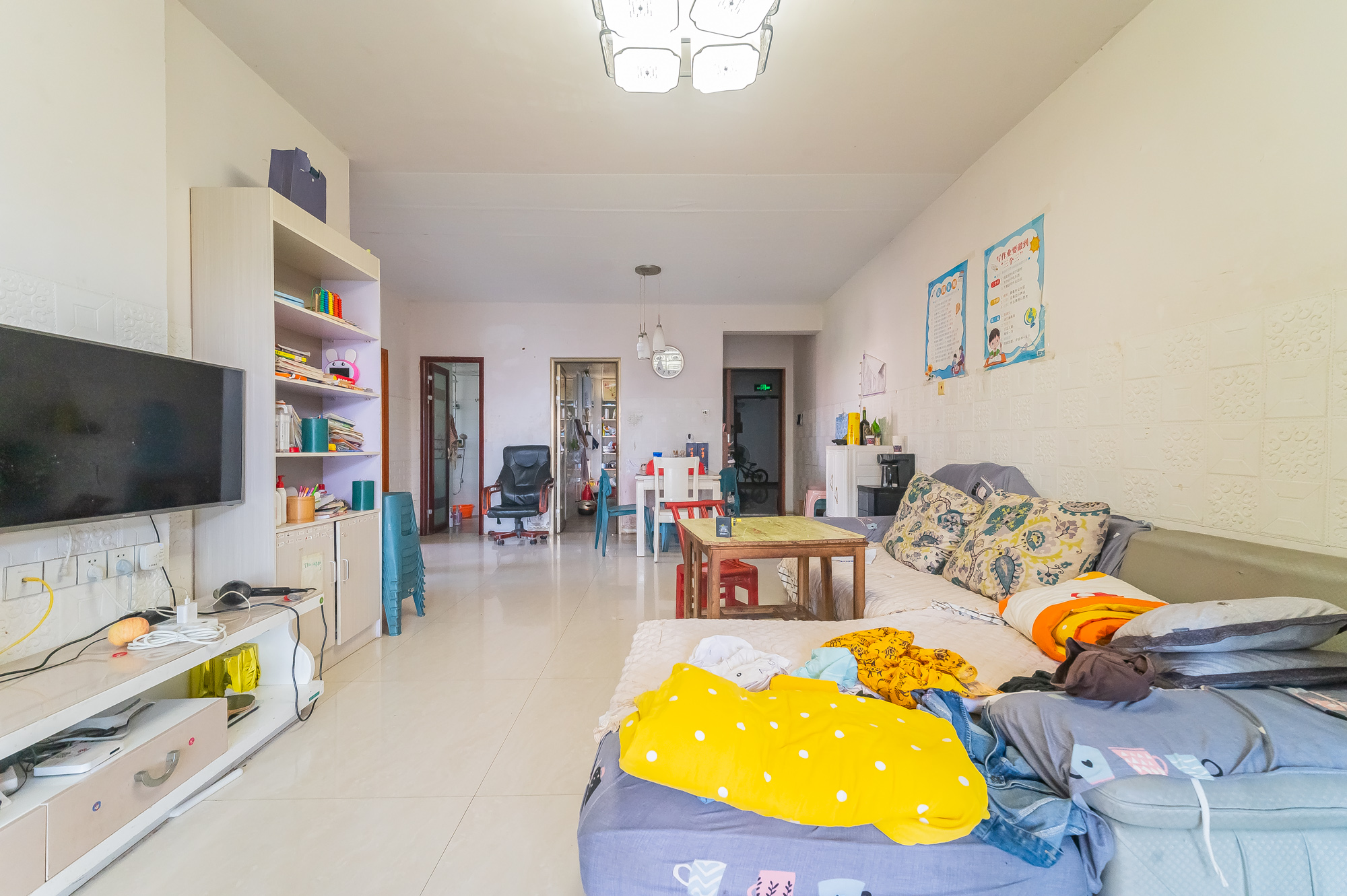 星湖湾一期高层 3室2厅1卫 69.8万 星湖湾一期高层 3室2厅1卫 69.8万客厅