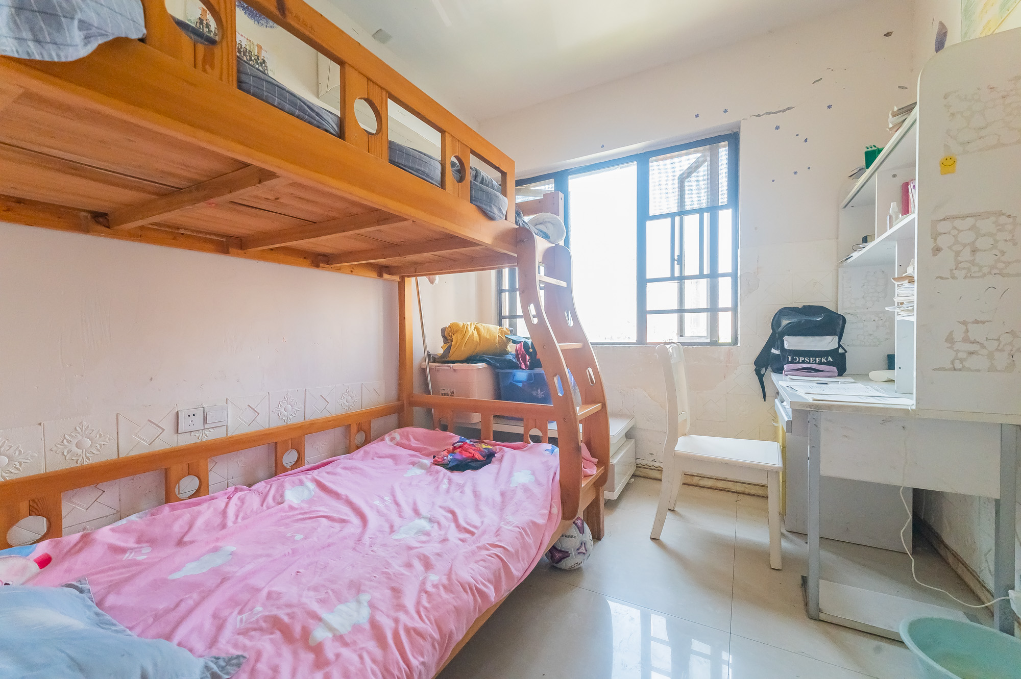 星湖湾一期高层 3室2厅1卫 69.8万 星湖湾一期高层 3室2厅1卫 69.8万卧室